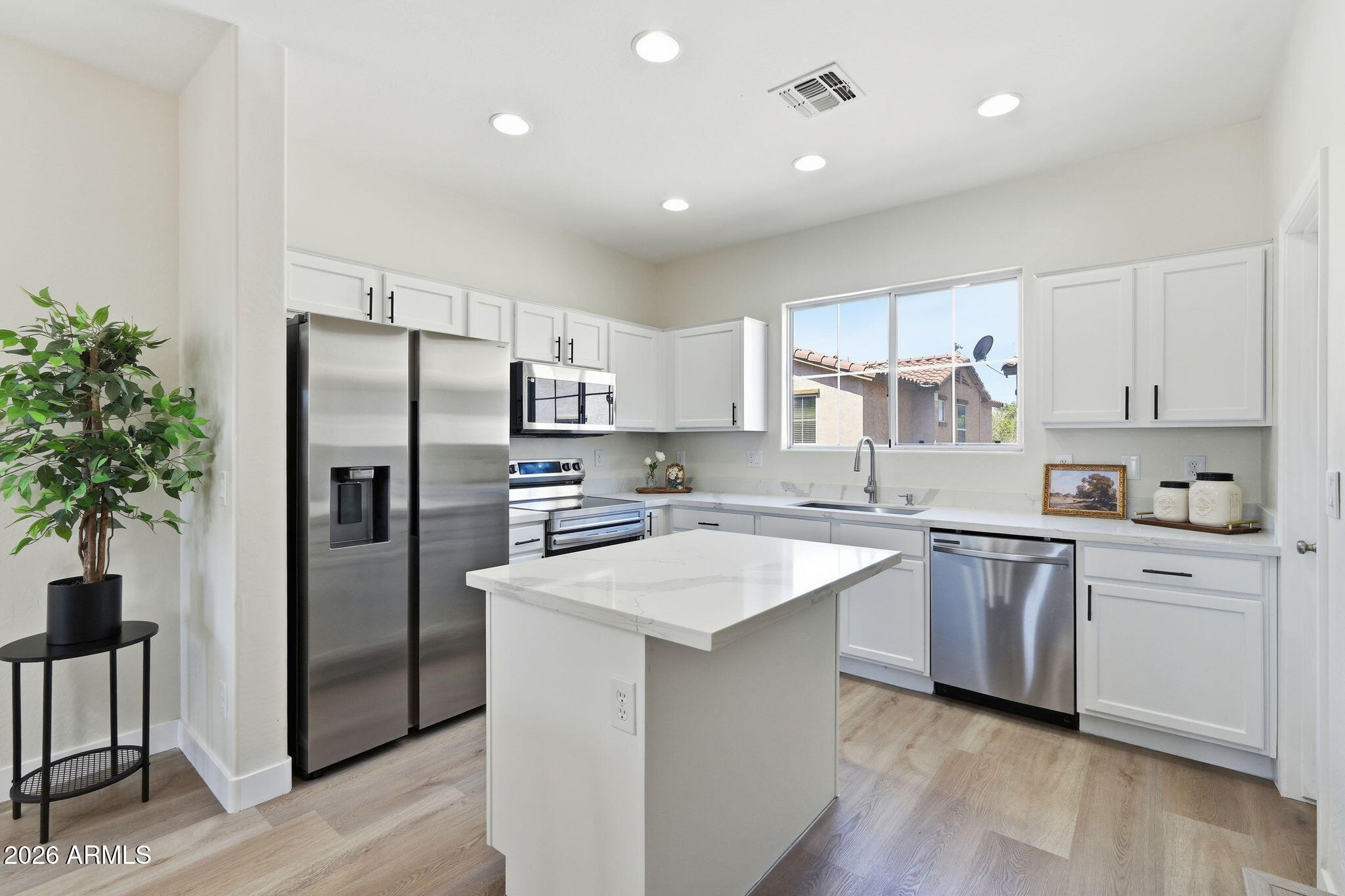 2016 N 78TH Avenue, Phoenix, AZ 85035