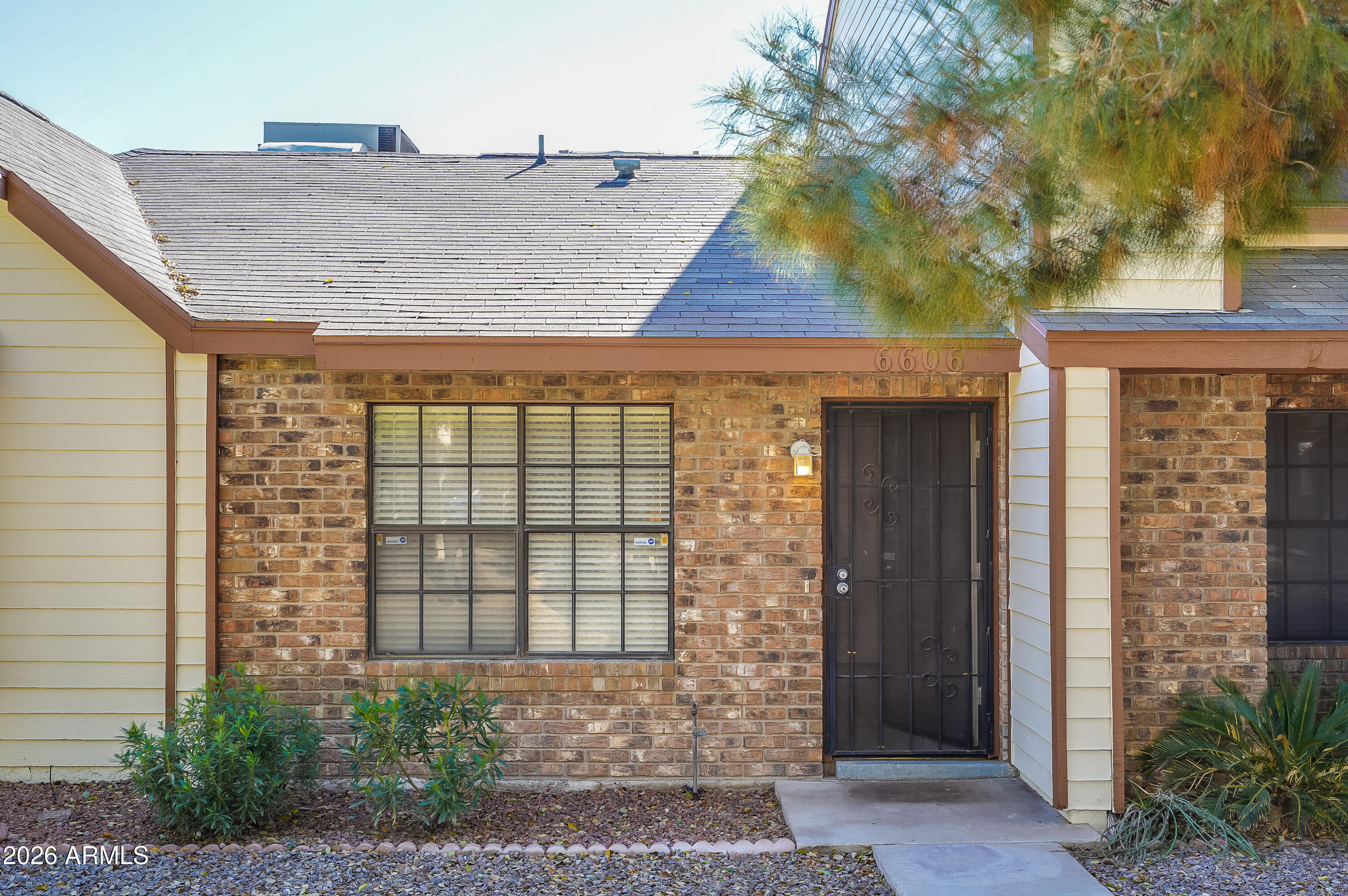 6606 W KINGSTON Lane, Glendale, AZ 85306