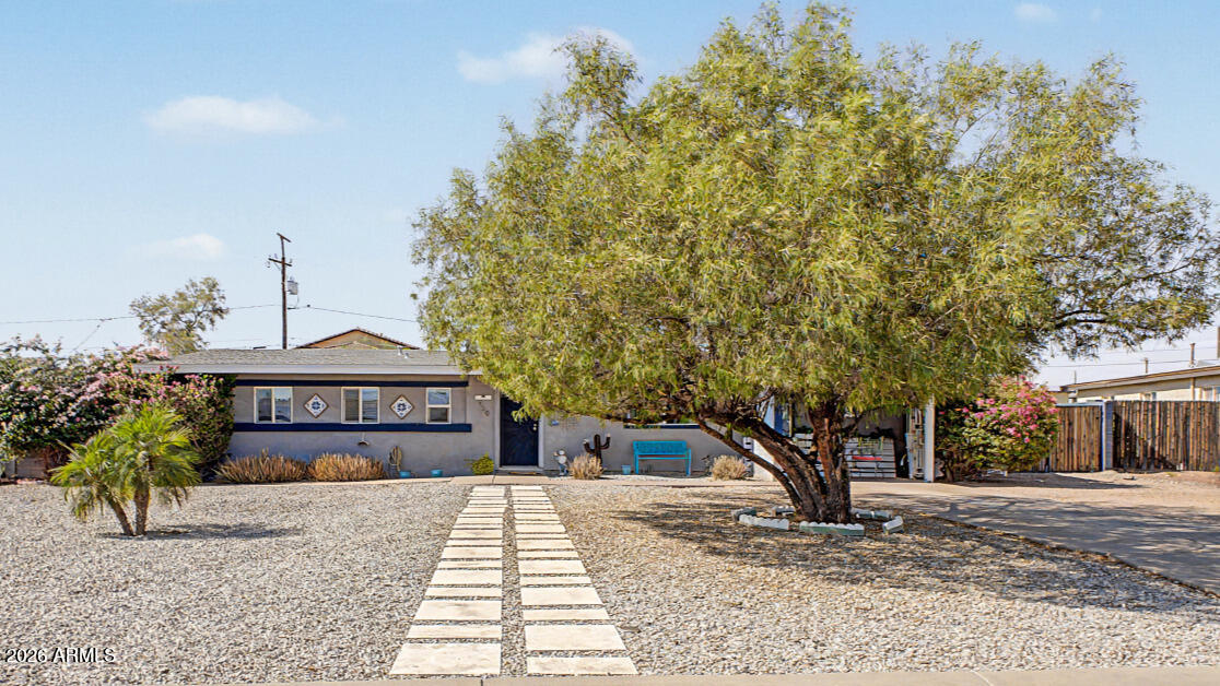 930 E DESERT Avenue, Apache Junction, AZ 85119
