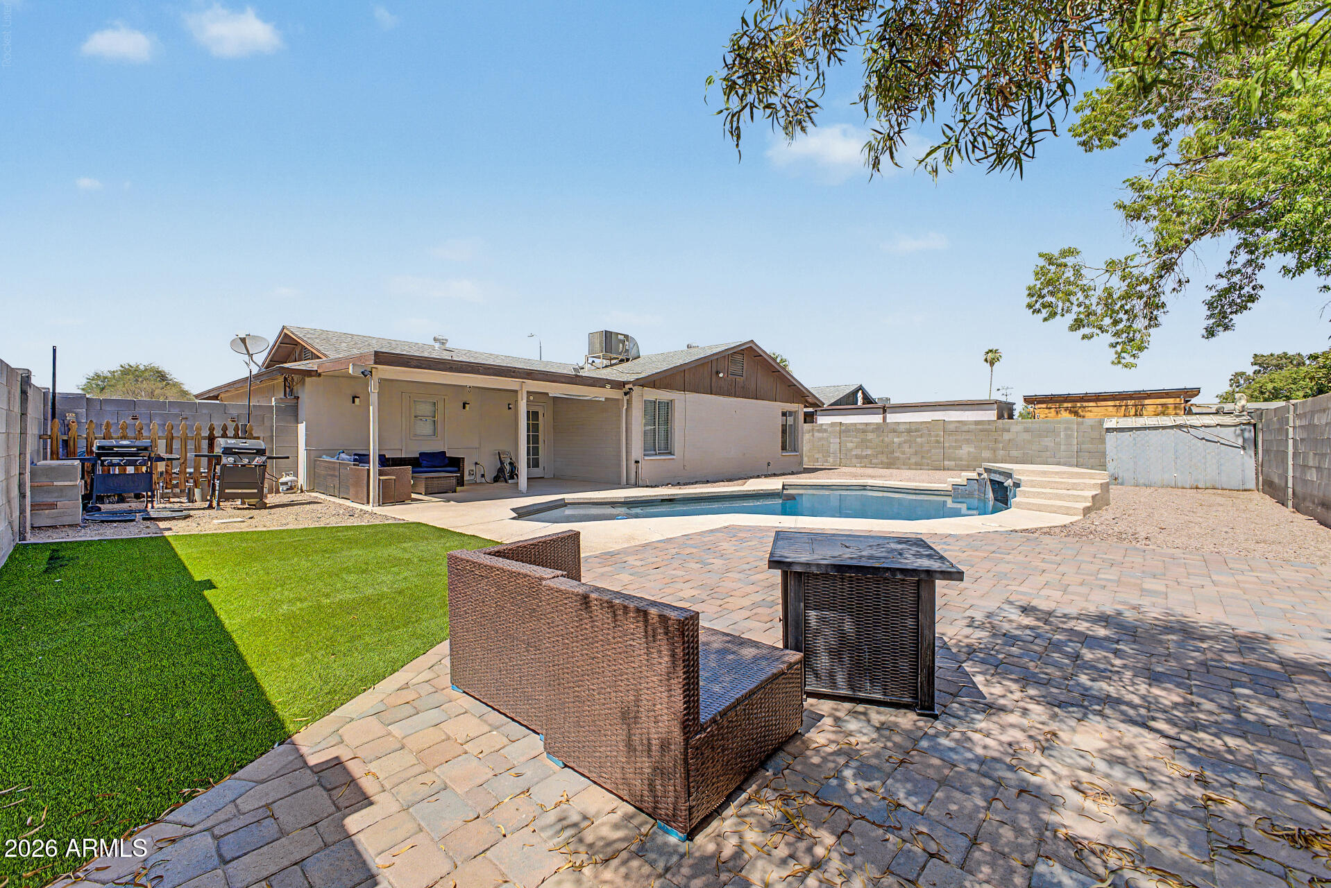 6957 W SAN JUAN Avenue, Glendale, AZ 85303