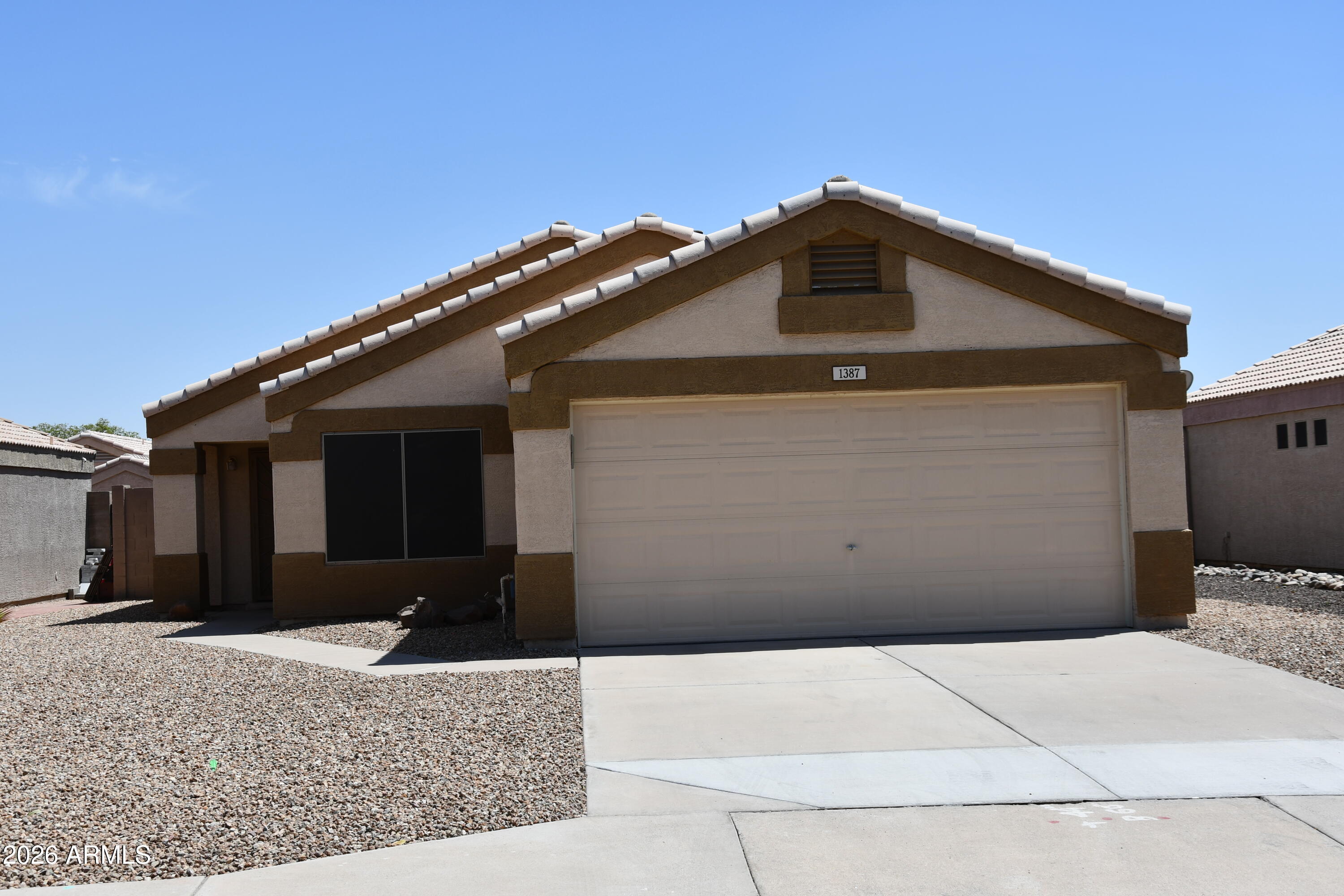 1387 W 18th Avenue, Apache Junction, AZ 85120