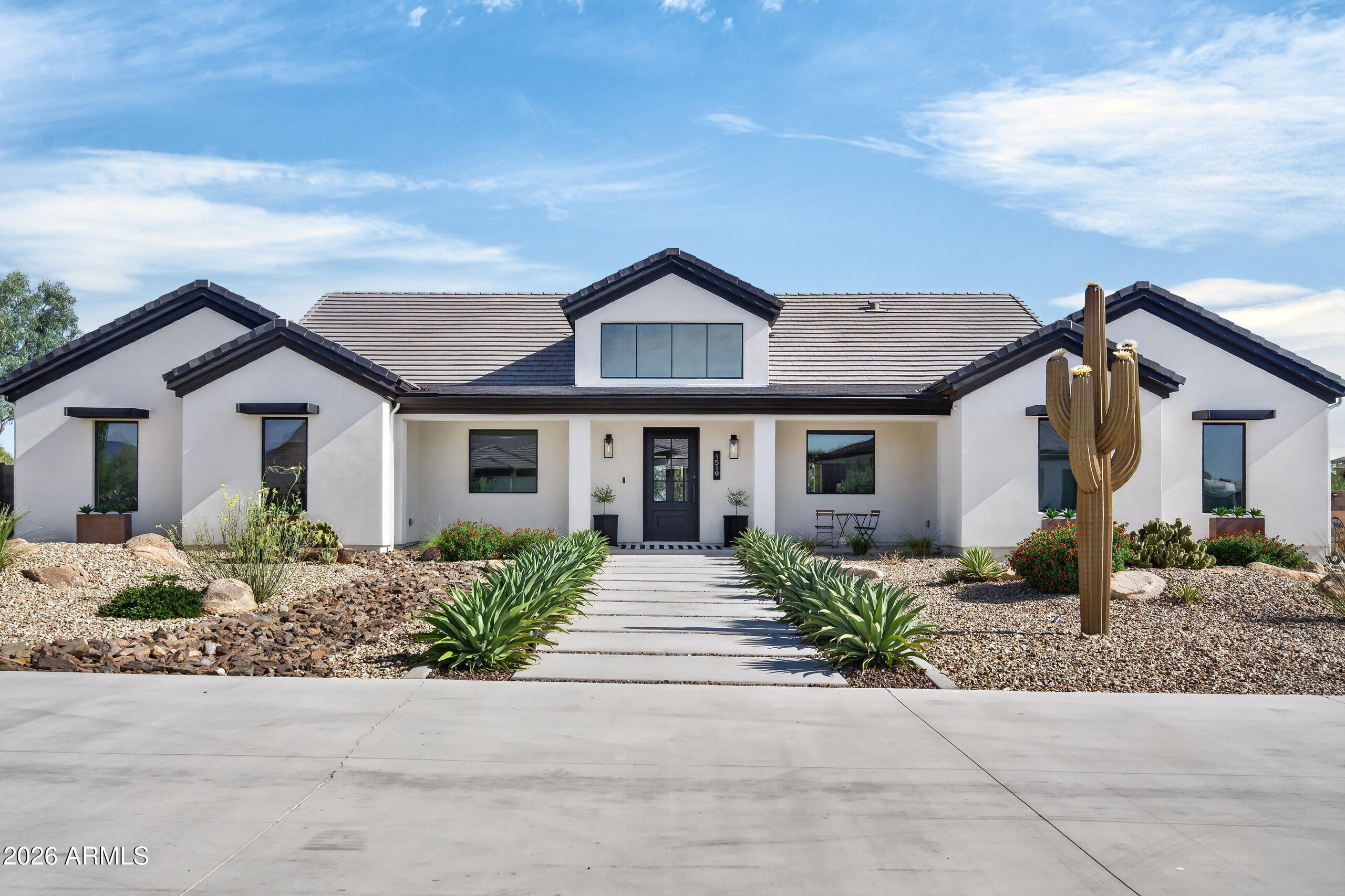1519 E DOLORES Road, Phoenix, AZ 85086