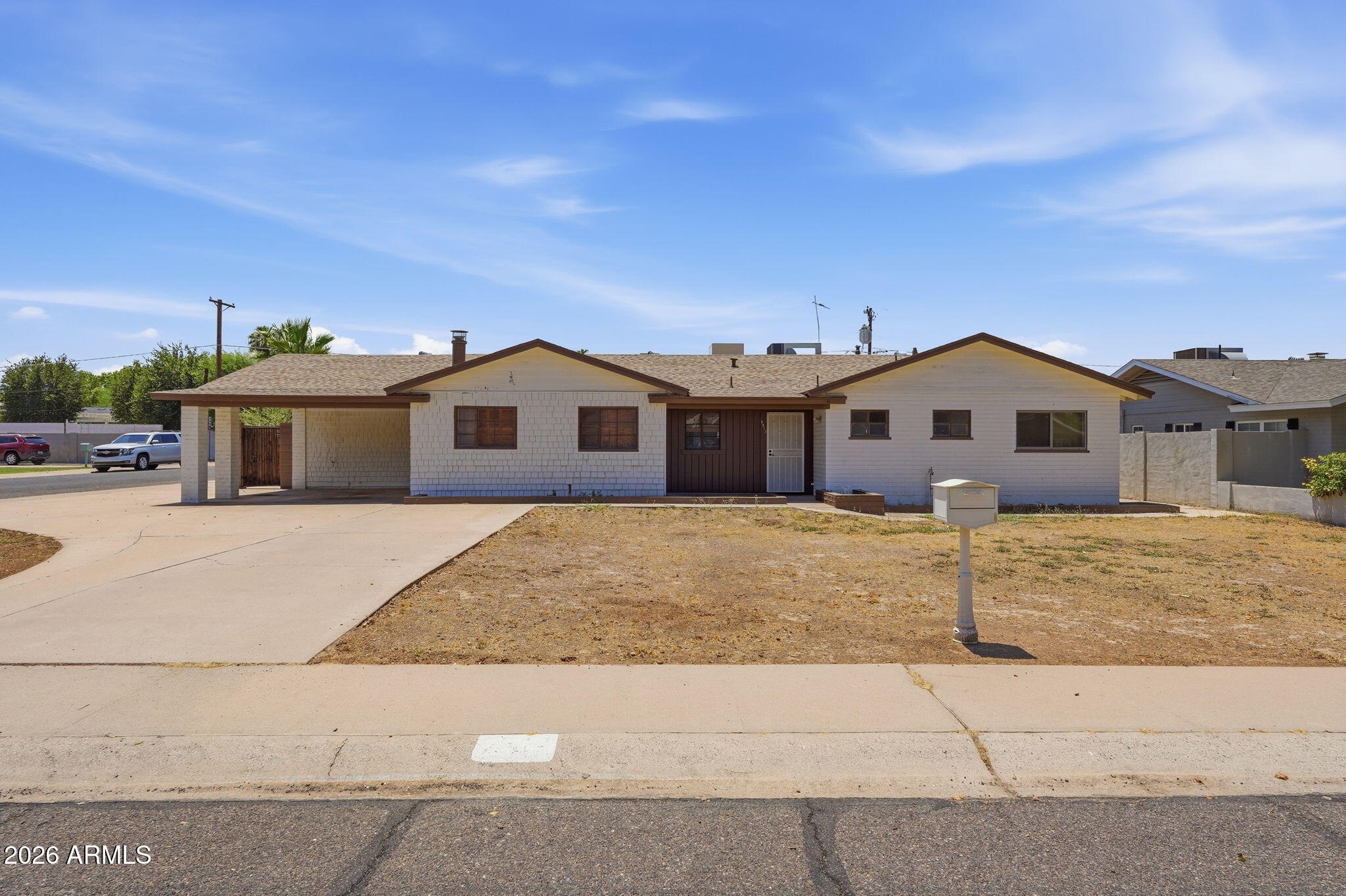 5517 E AVALON Drive, Phoenix, AZ 85018