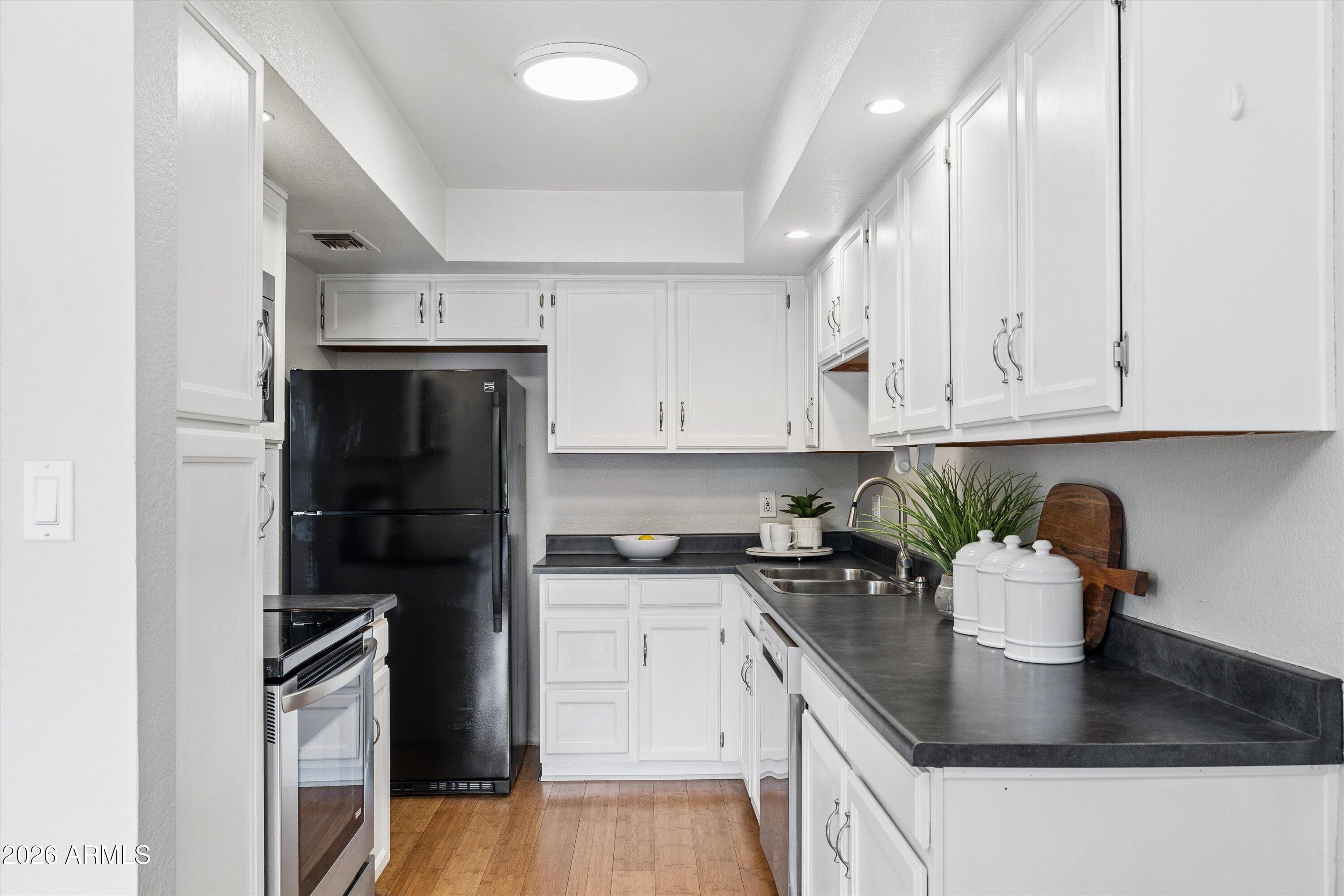 3102 E CLARENDON Avenue 206, Phoenix, AZ 85016