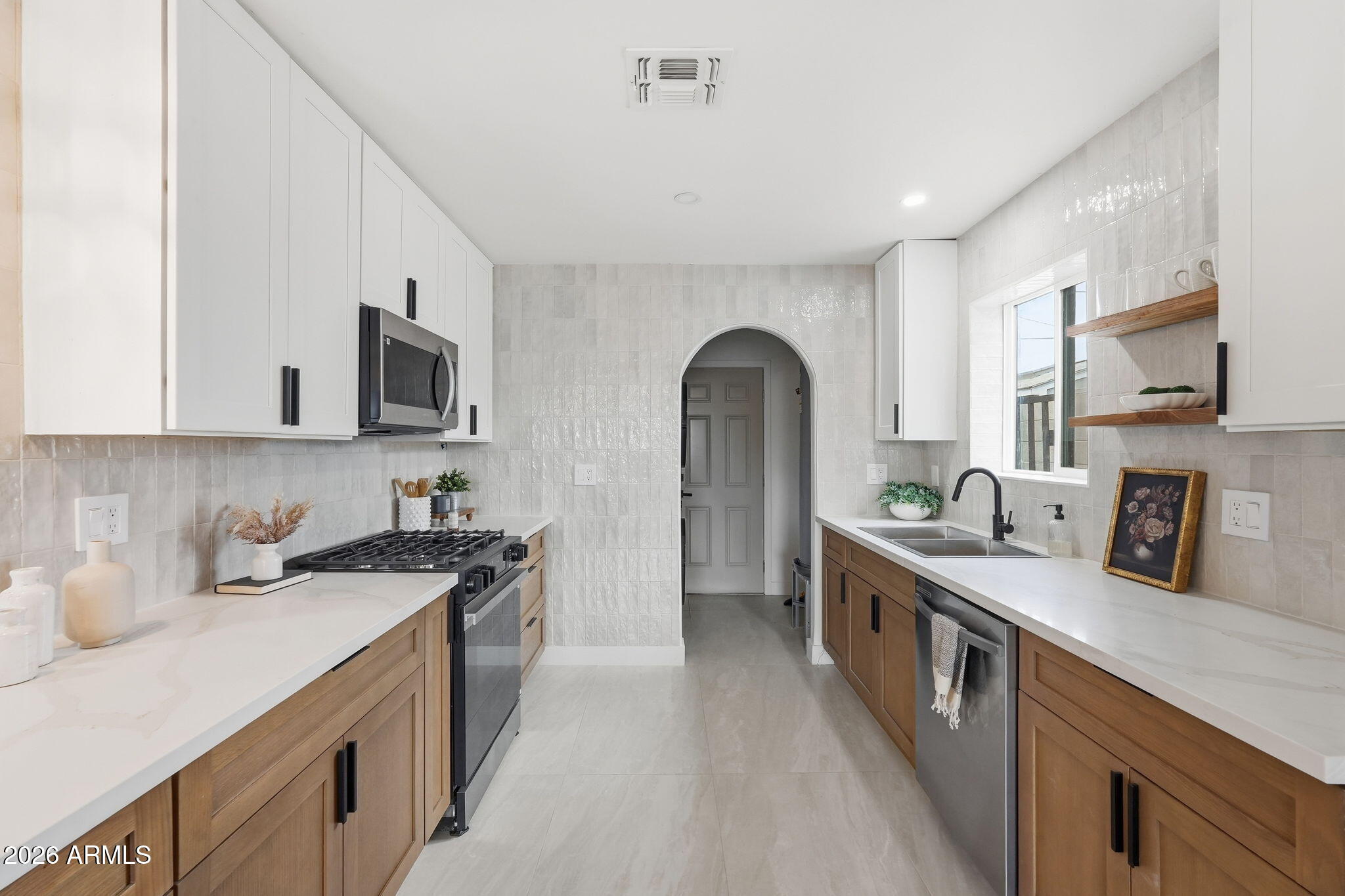 1238 E ALMERIA Road, Phoenix, AZ 85006