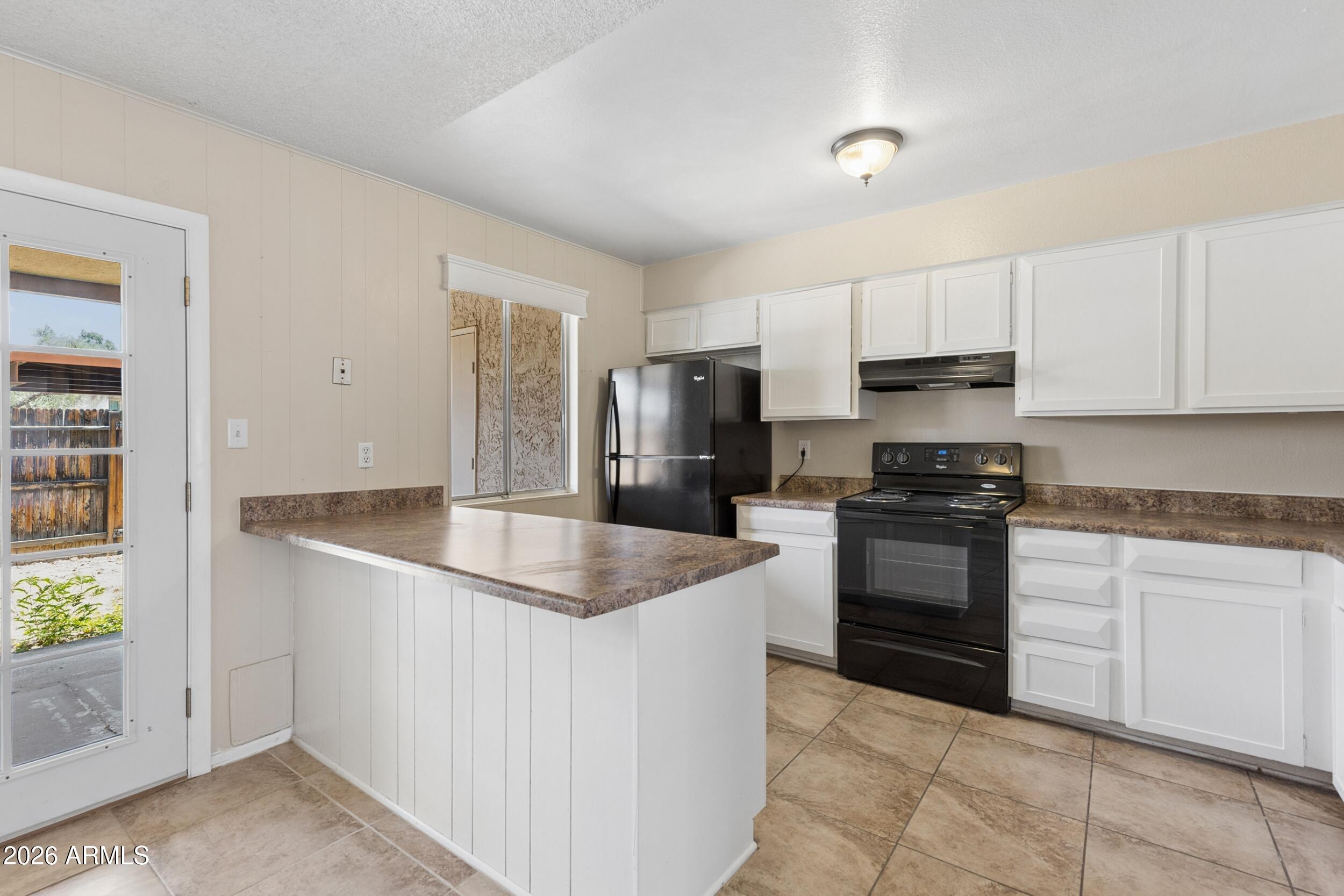 2221 W FARMDALE Avenue 25, Mesa, AZ 85202