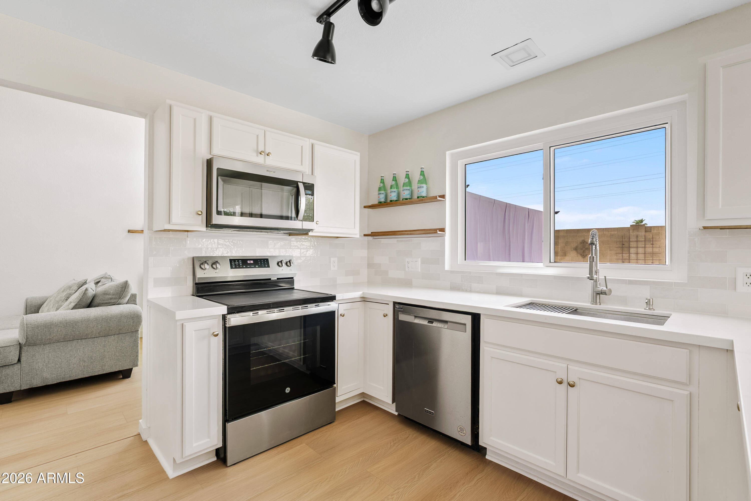 3959 W WHISPERING WIND Drive, Glendale, AZ 85310
