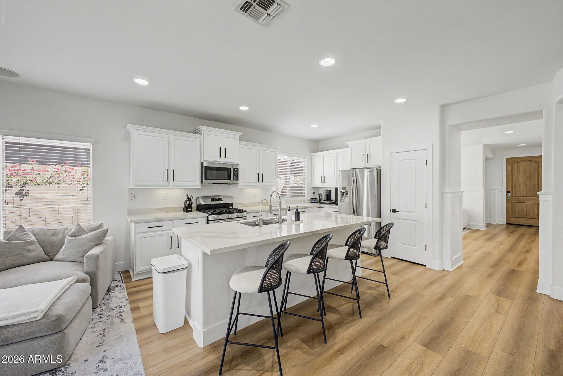 3918 E ROCKINGHAM Road, Phoenix, AZ 85050