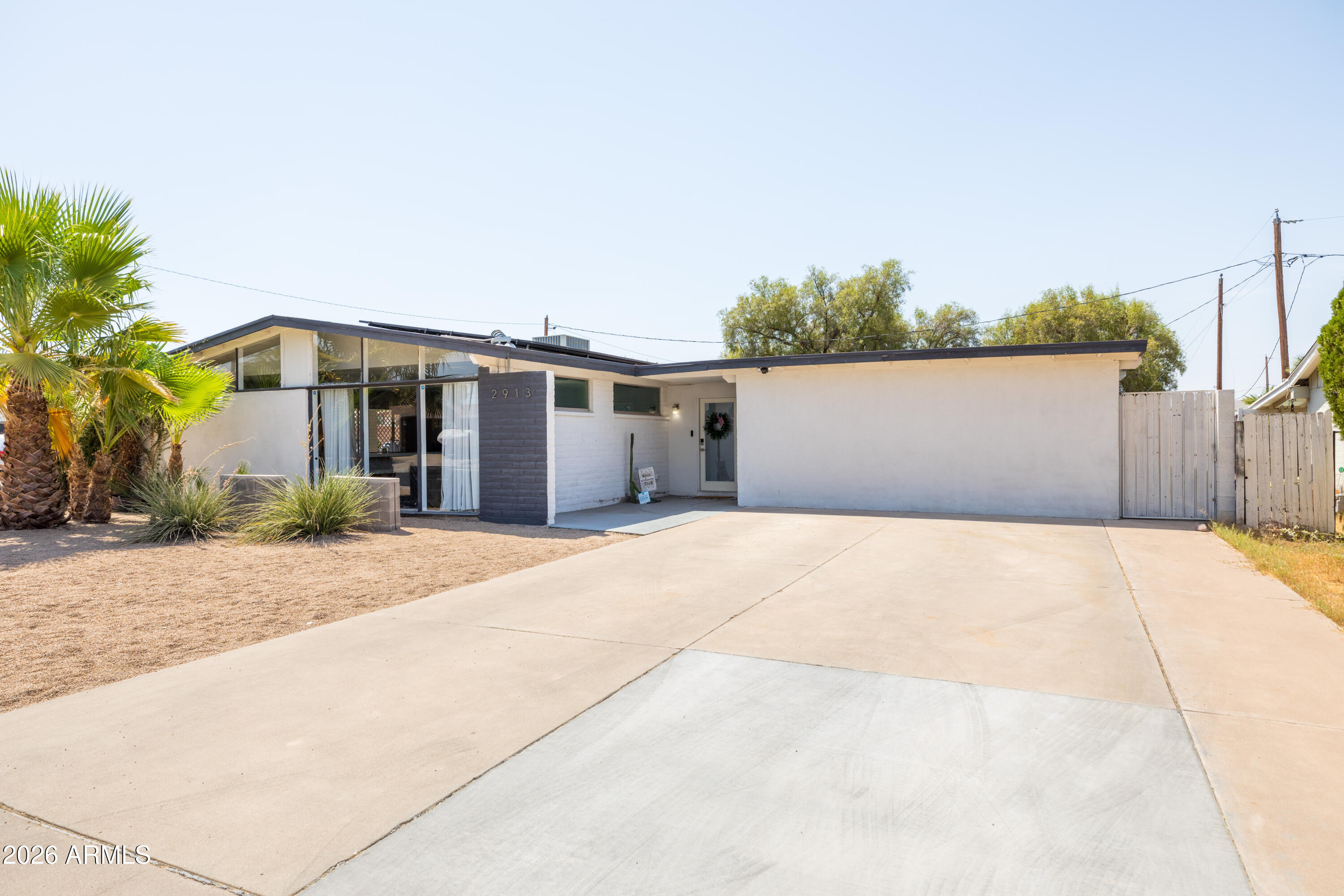 2913 W MADRAS Lane, Phoenix, AZ 85053