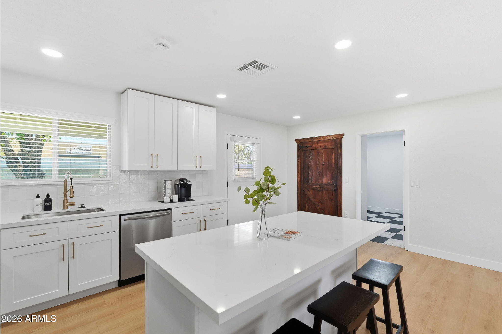 728 N PINE Street, Gilbert, AZ 85233
