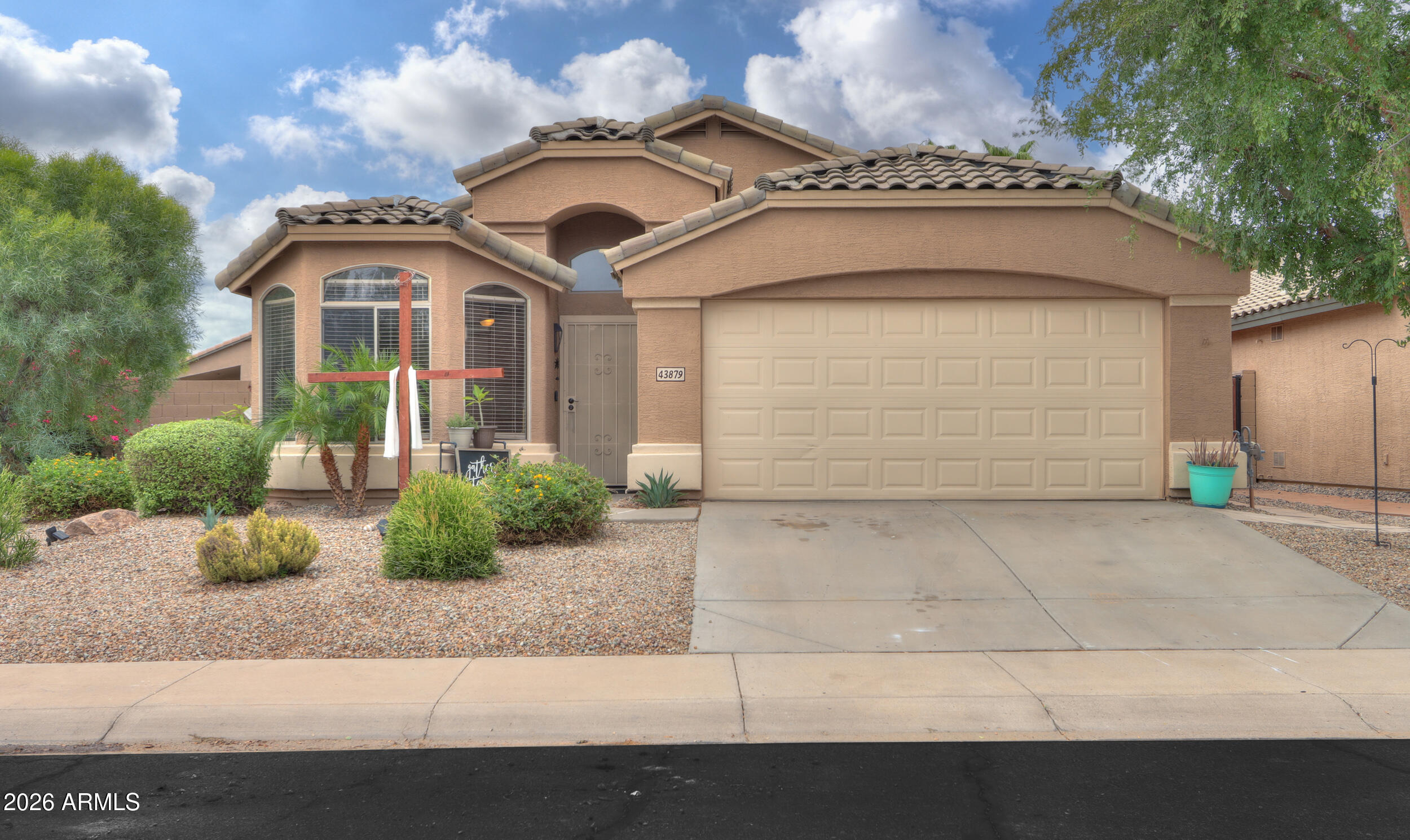 43879 W CAHILL Drive, Maricopa, AZ 85138
