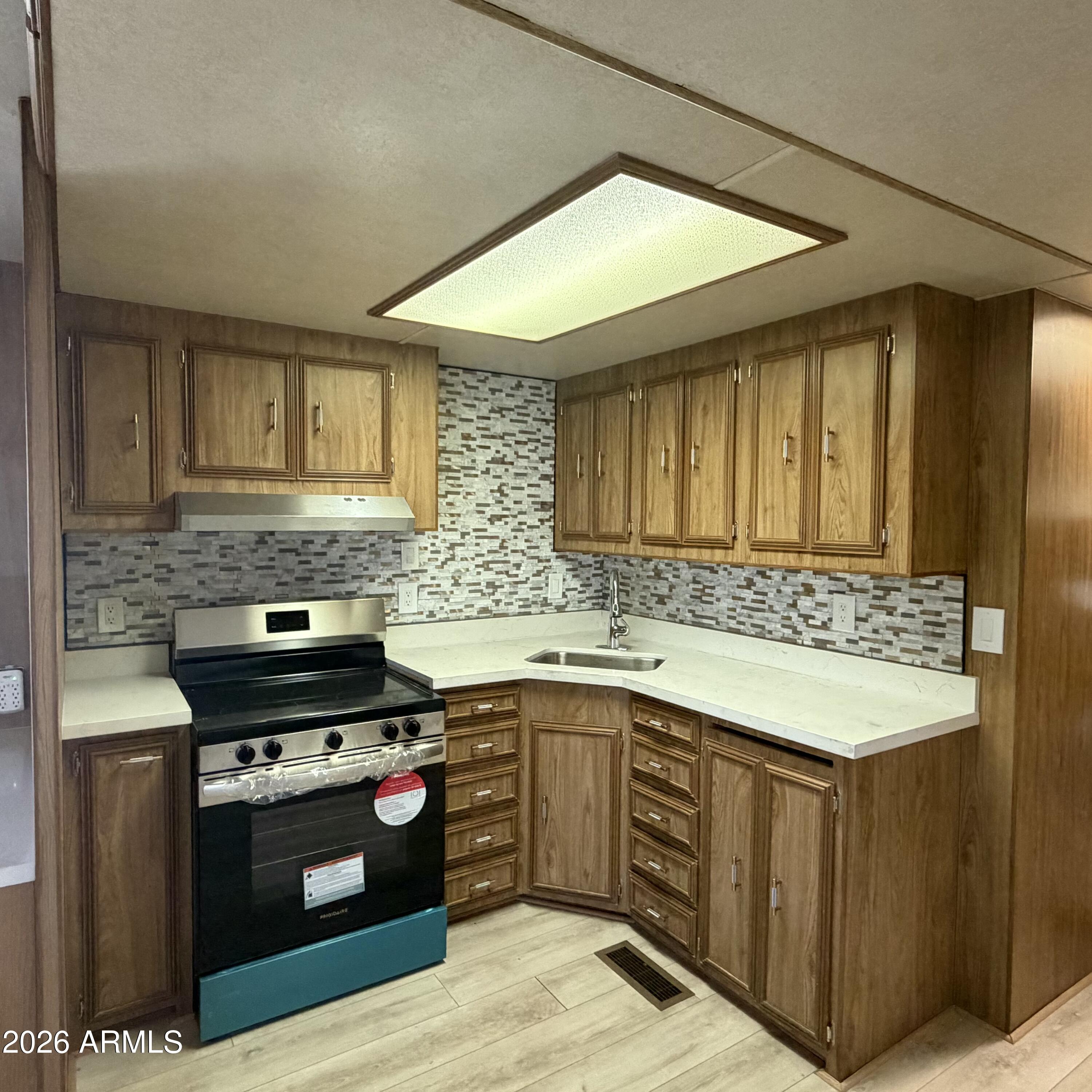 305 S VAL VISTA Drive 325, Mesa, AZ 85204