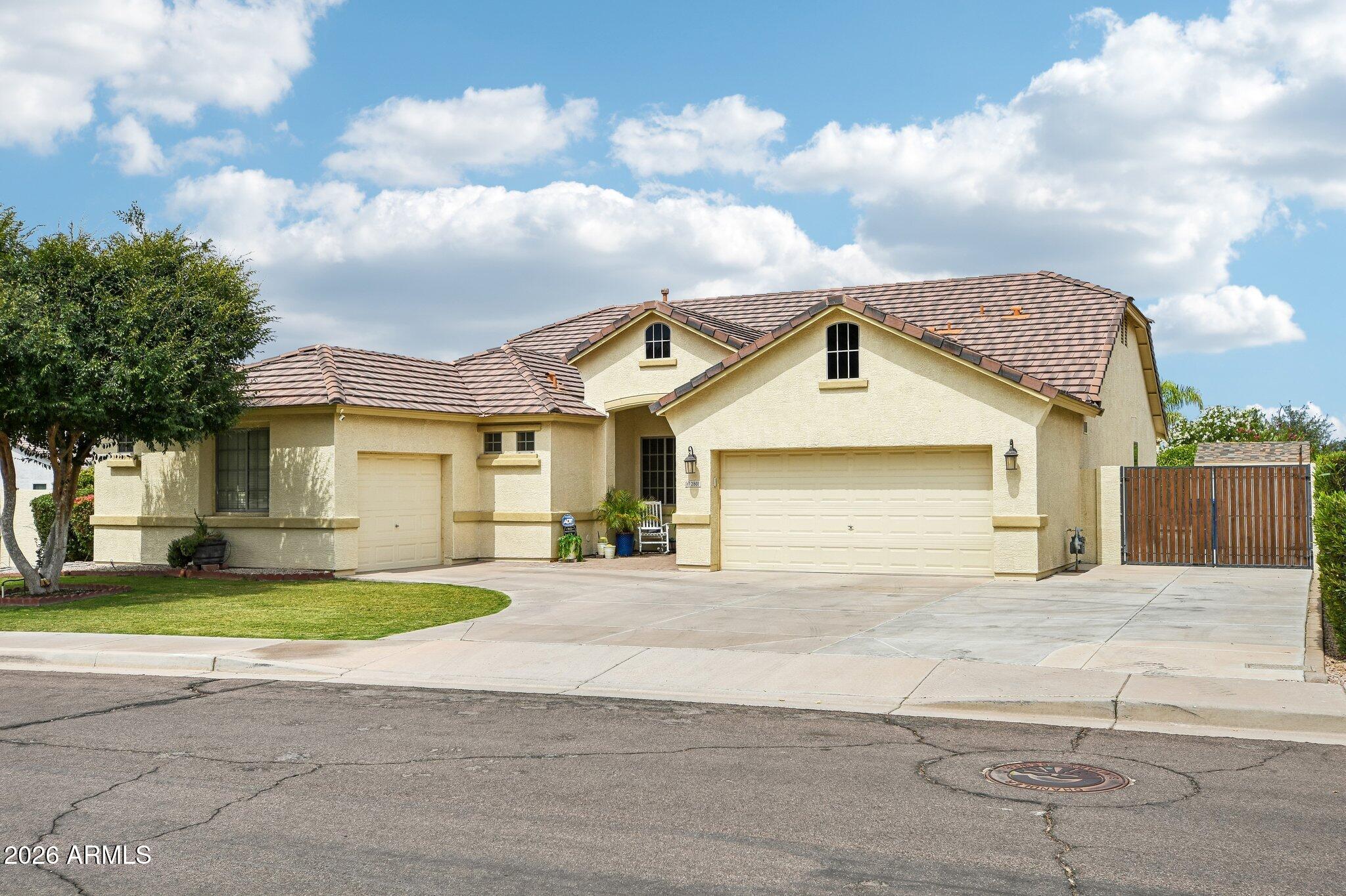 2801 E LINDRICK Drive, Chandler, AZ 85249