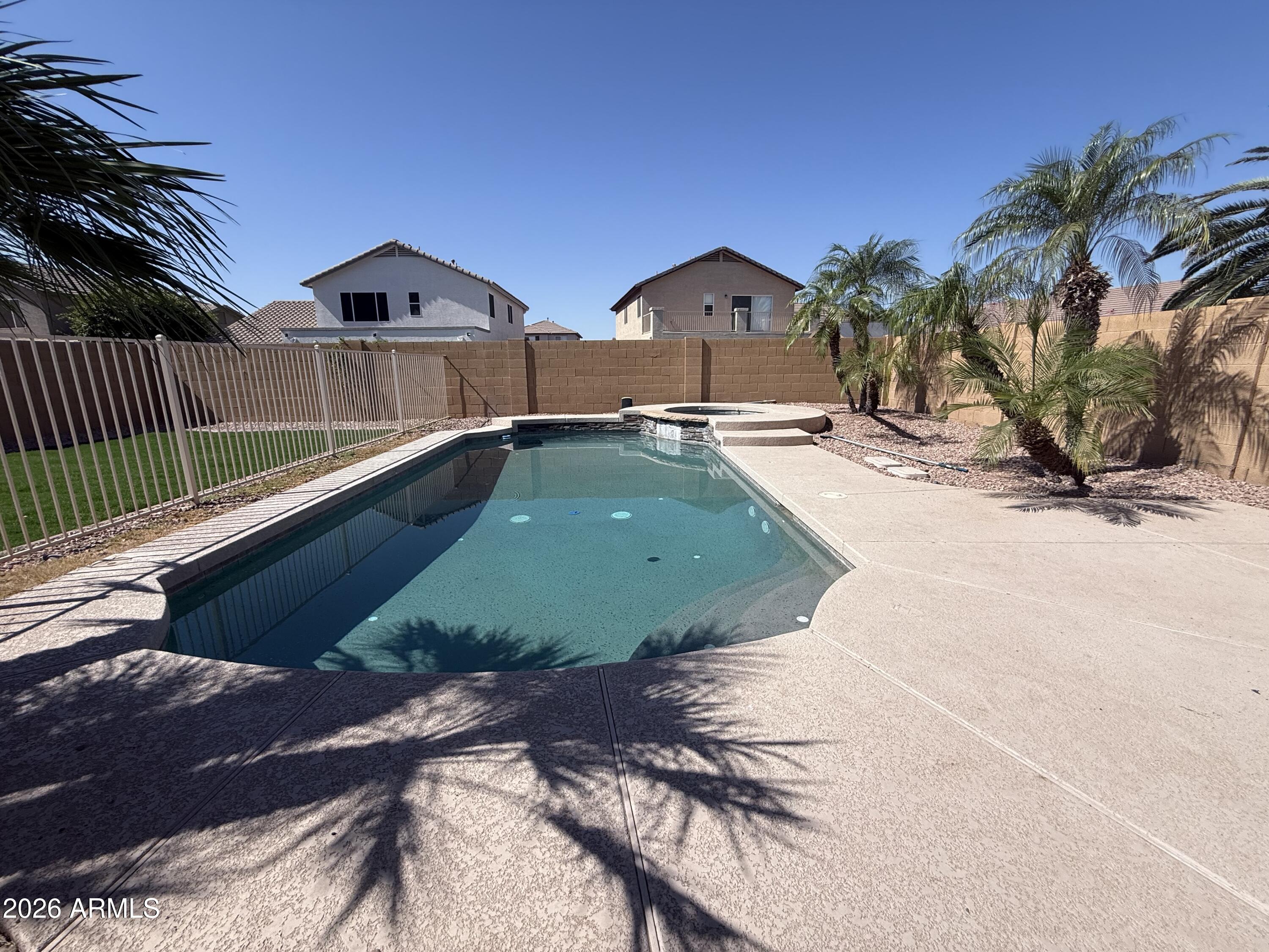 8237 W Quail Avenue, Peoria, AZ 85382