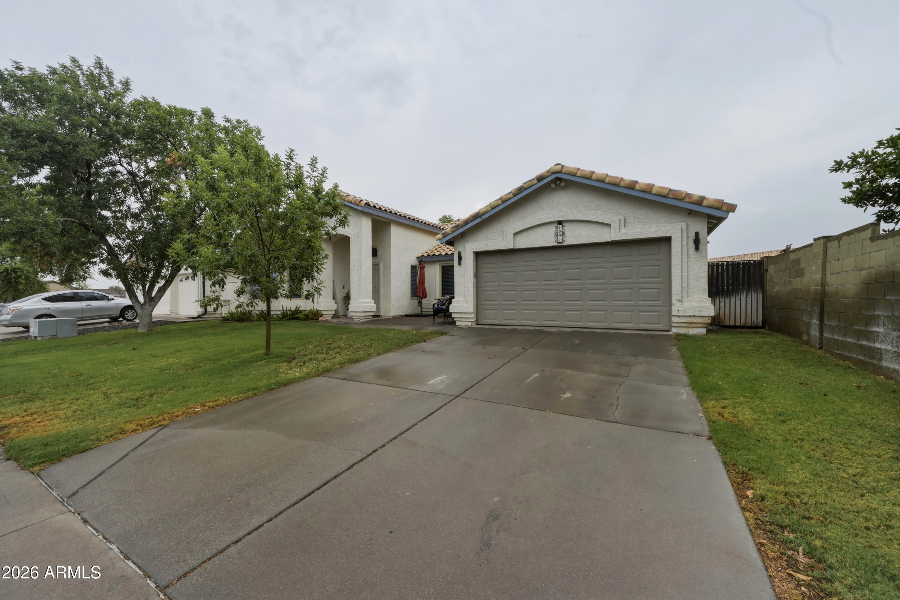 1091 S CROSSROADS Drive, Gilbert, AZ 85296