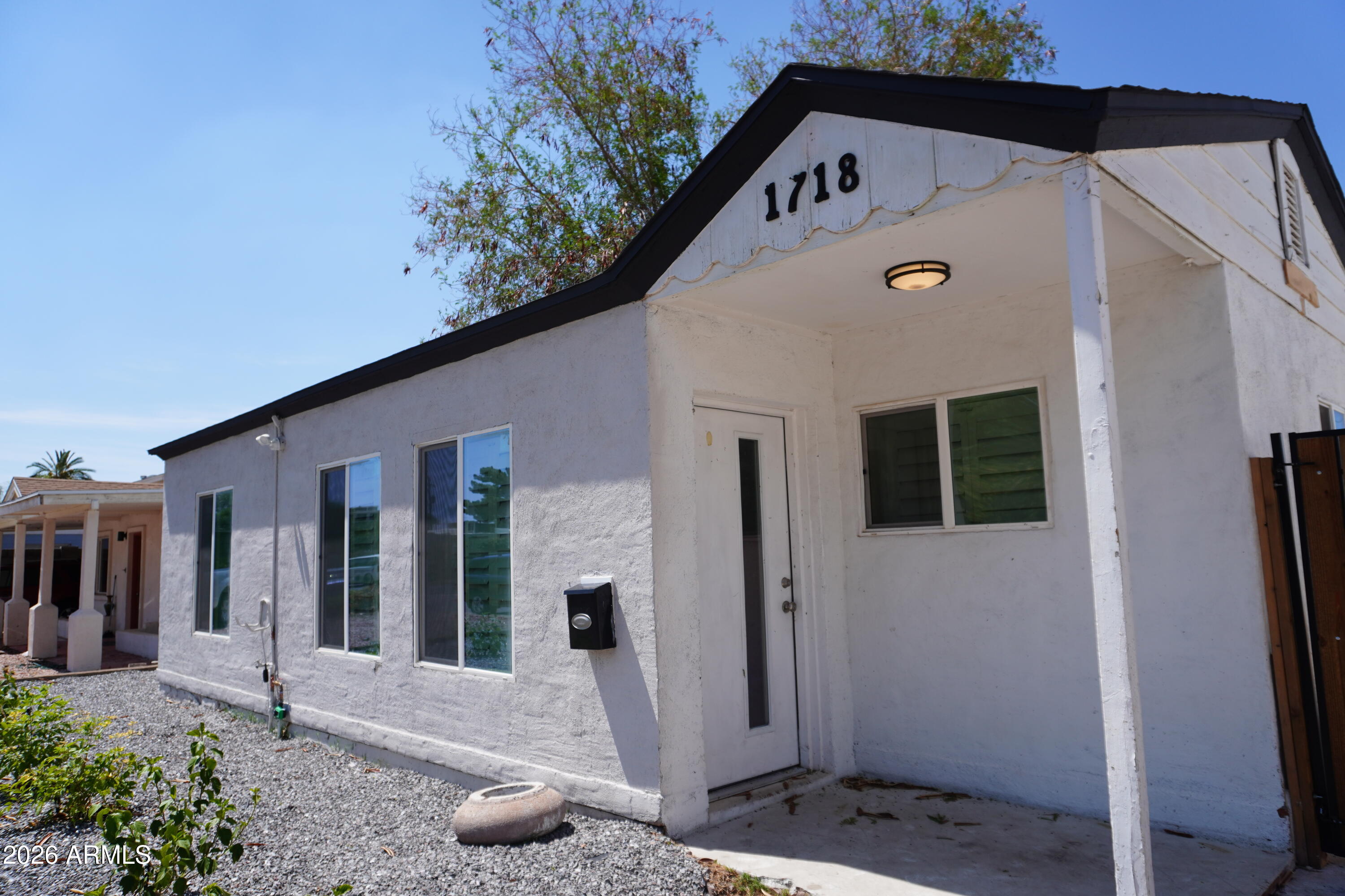 1718 E GLENROSA Avenue, Phoenix, AZ 85016