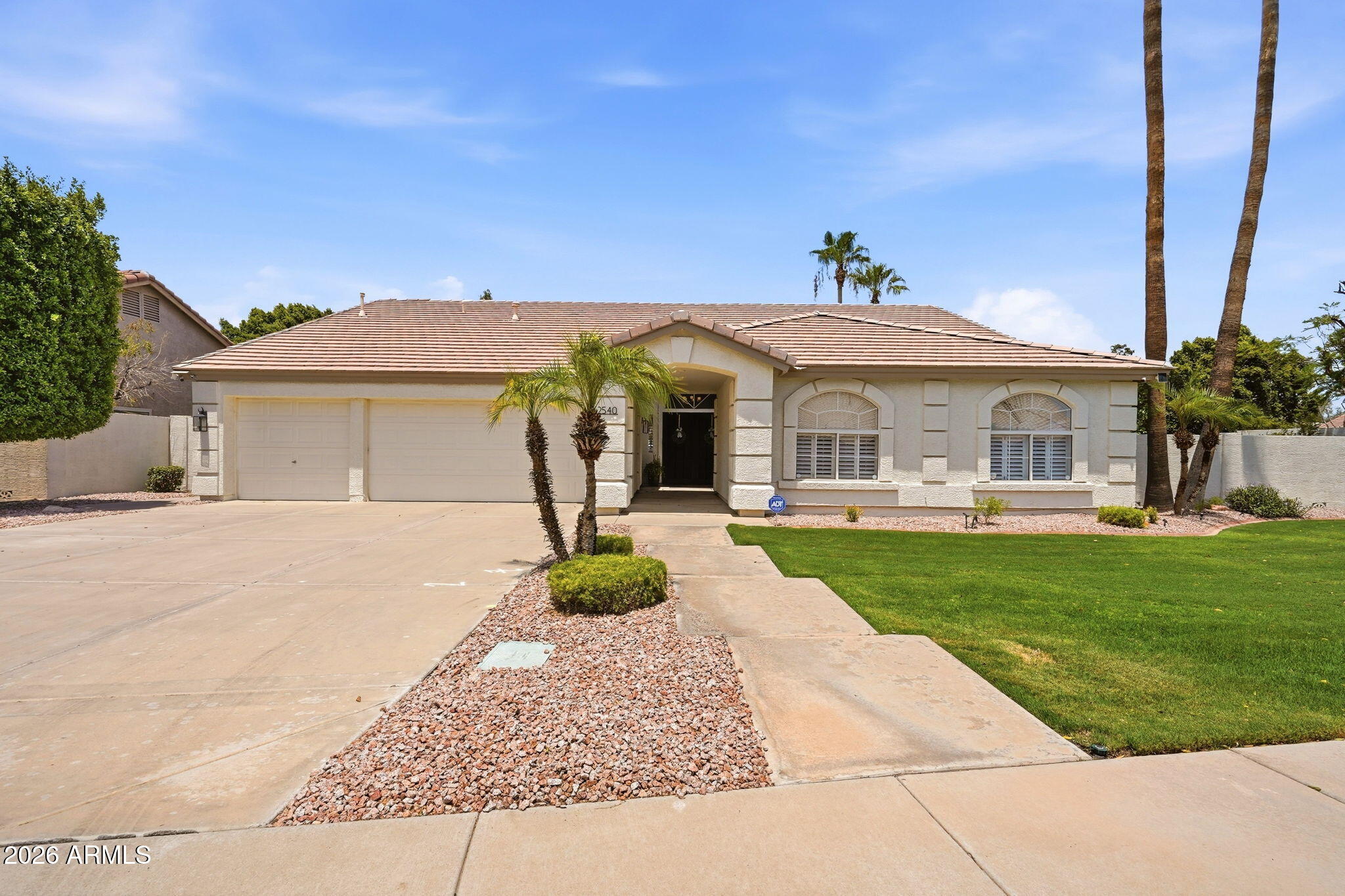 2540 E SAGEBRUSH Street, Gilbert, AZ 85296
