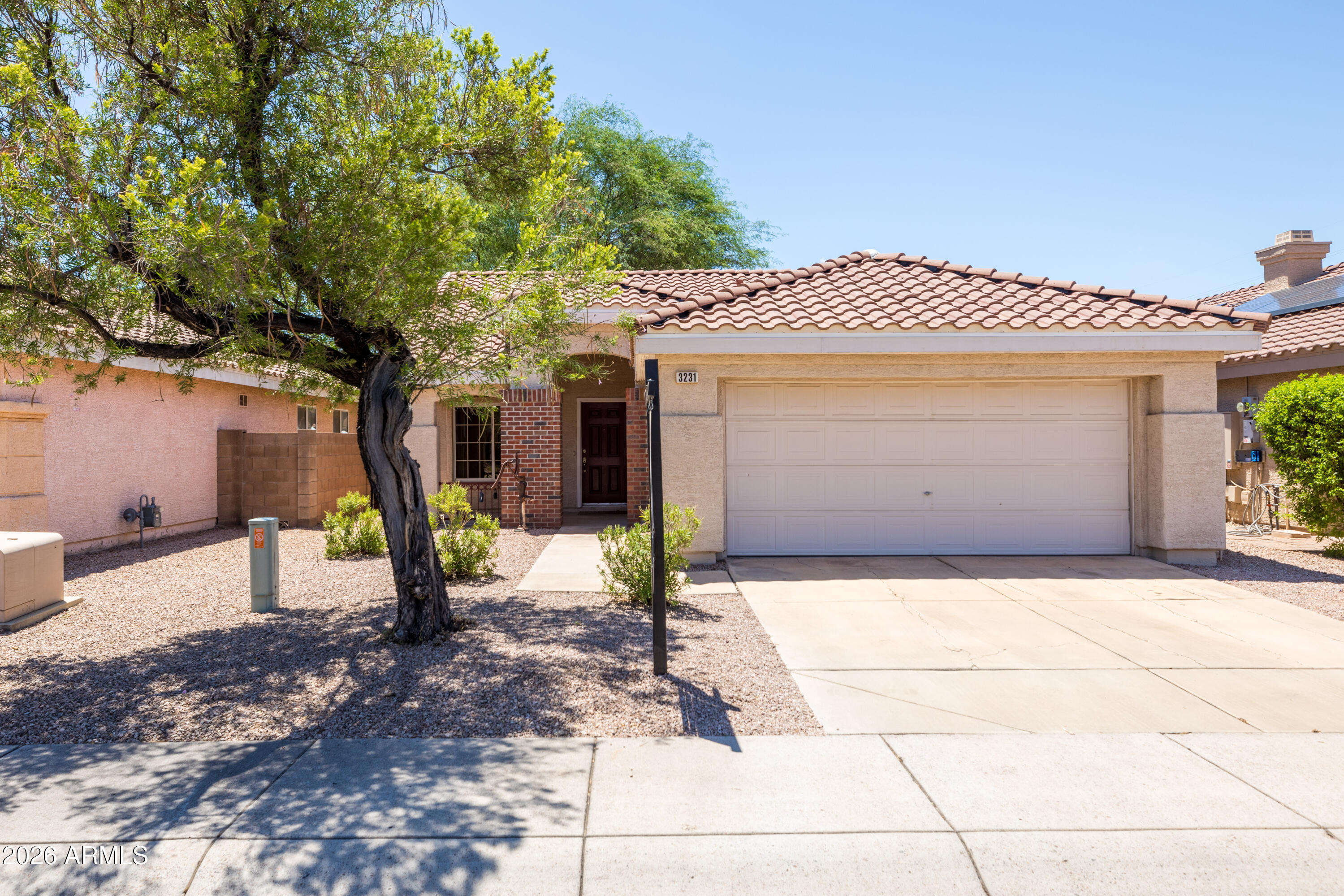 3231 E MENADOTA Drive, Phoenix, AZ 85050