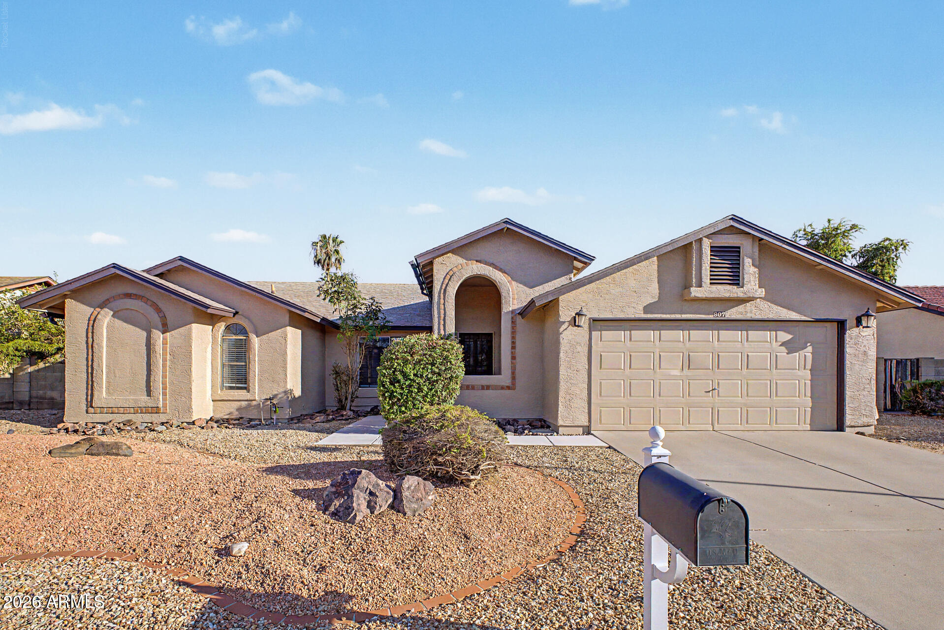 807 E AIRE LIBRE Avenue, Phoenix, AZ 85022