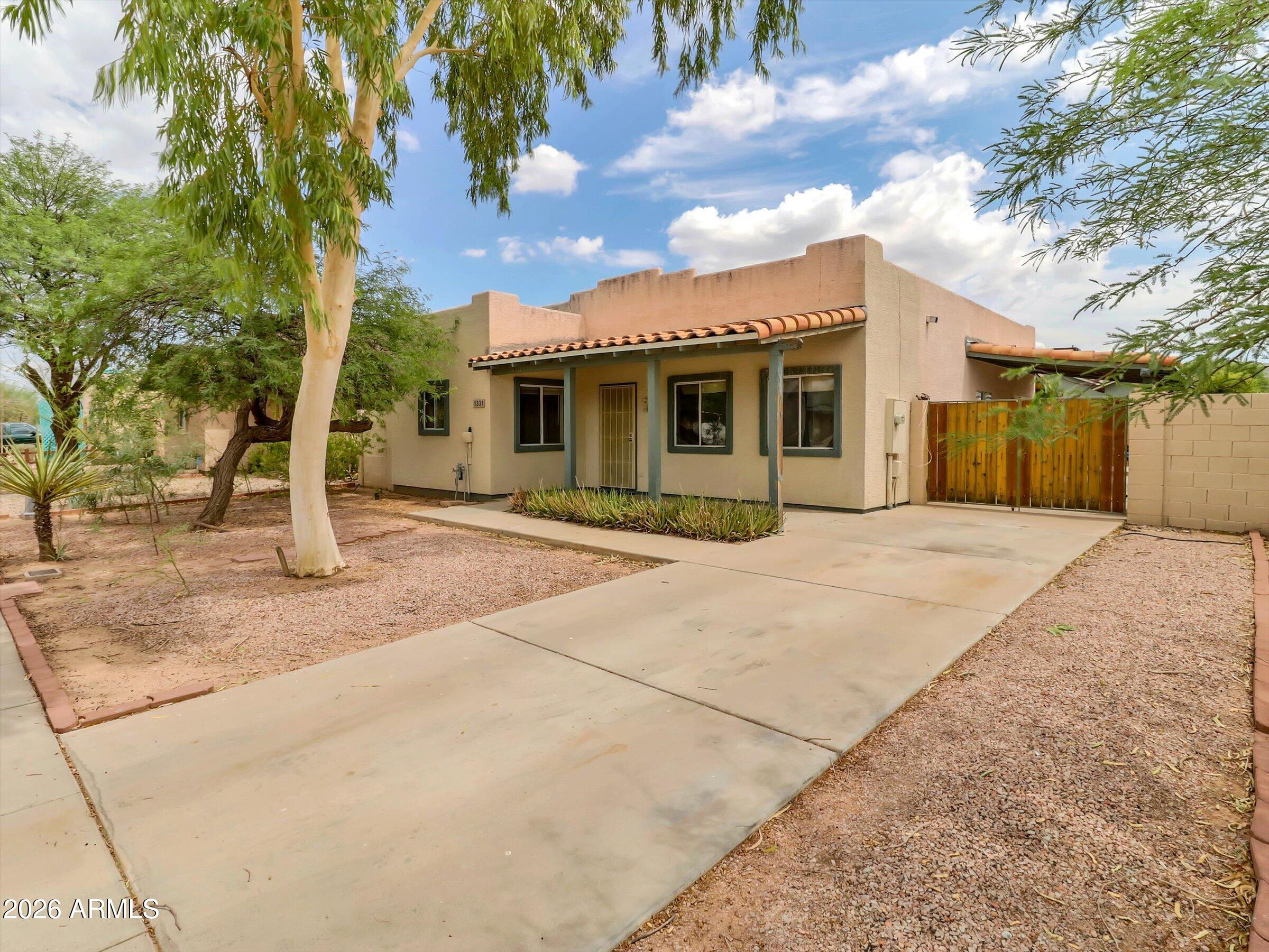1331 E APOLLO Road, Phoenix, AZ 85042