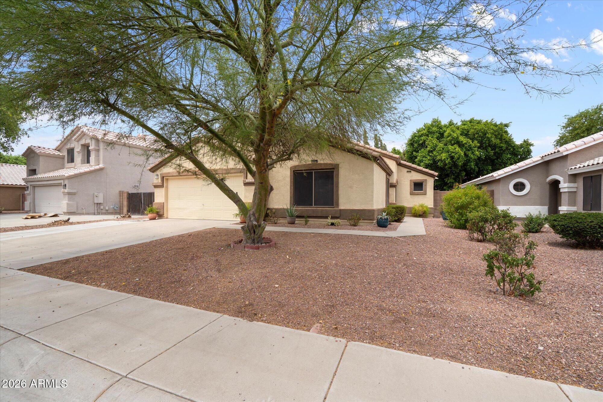 8830 W SALTER Drive, Peoria, AZ 85382
