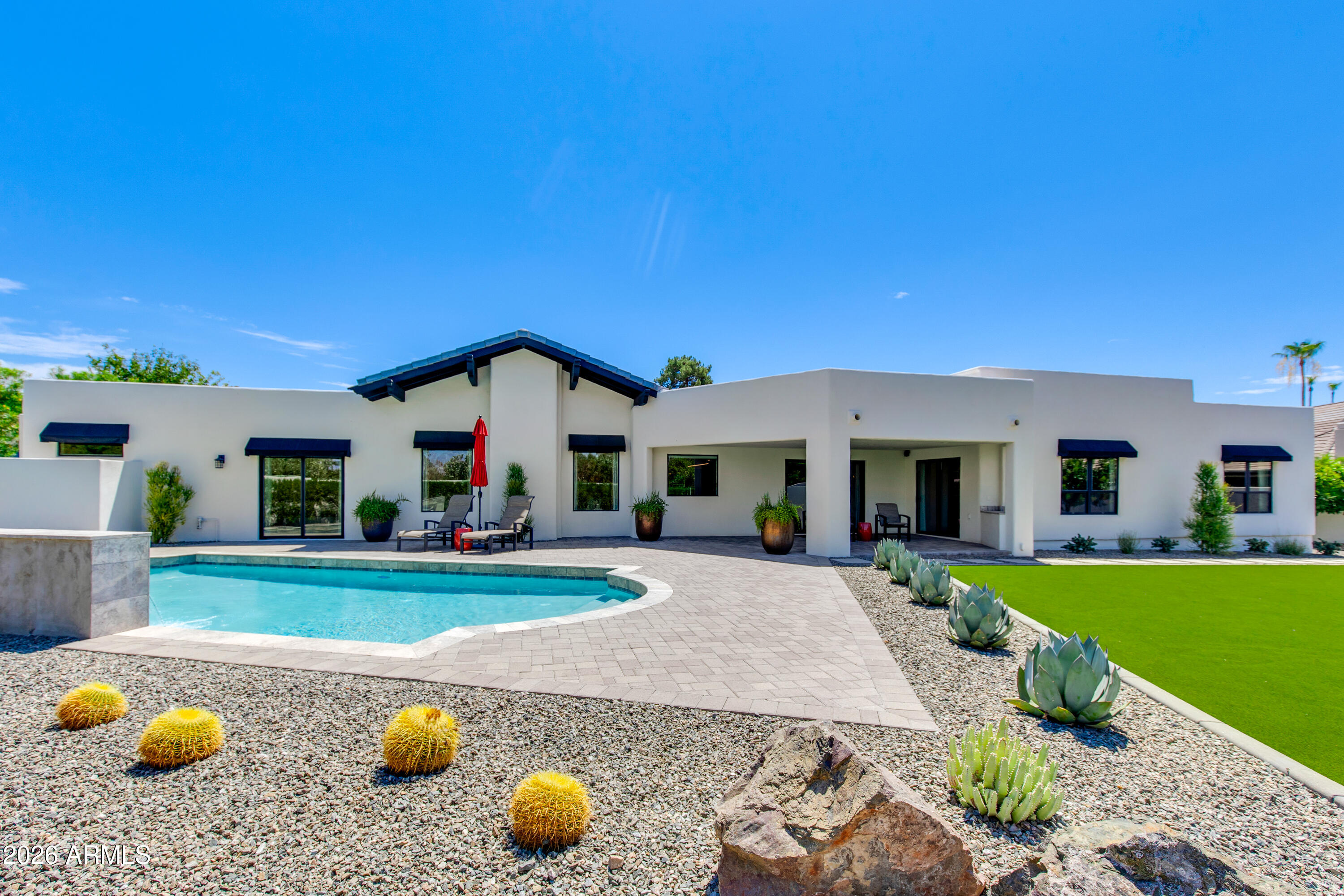 2409 E SOLANO Drive, Phoenix, AZ 85016