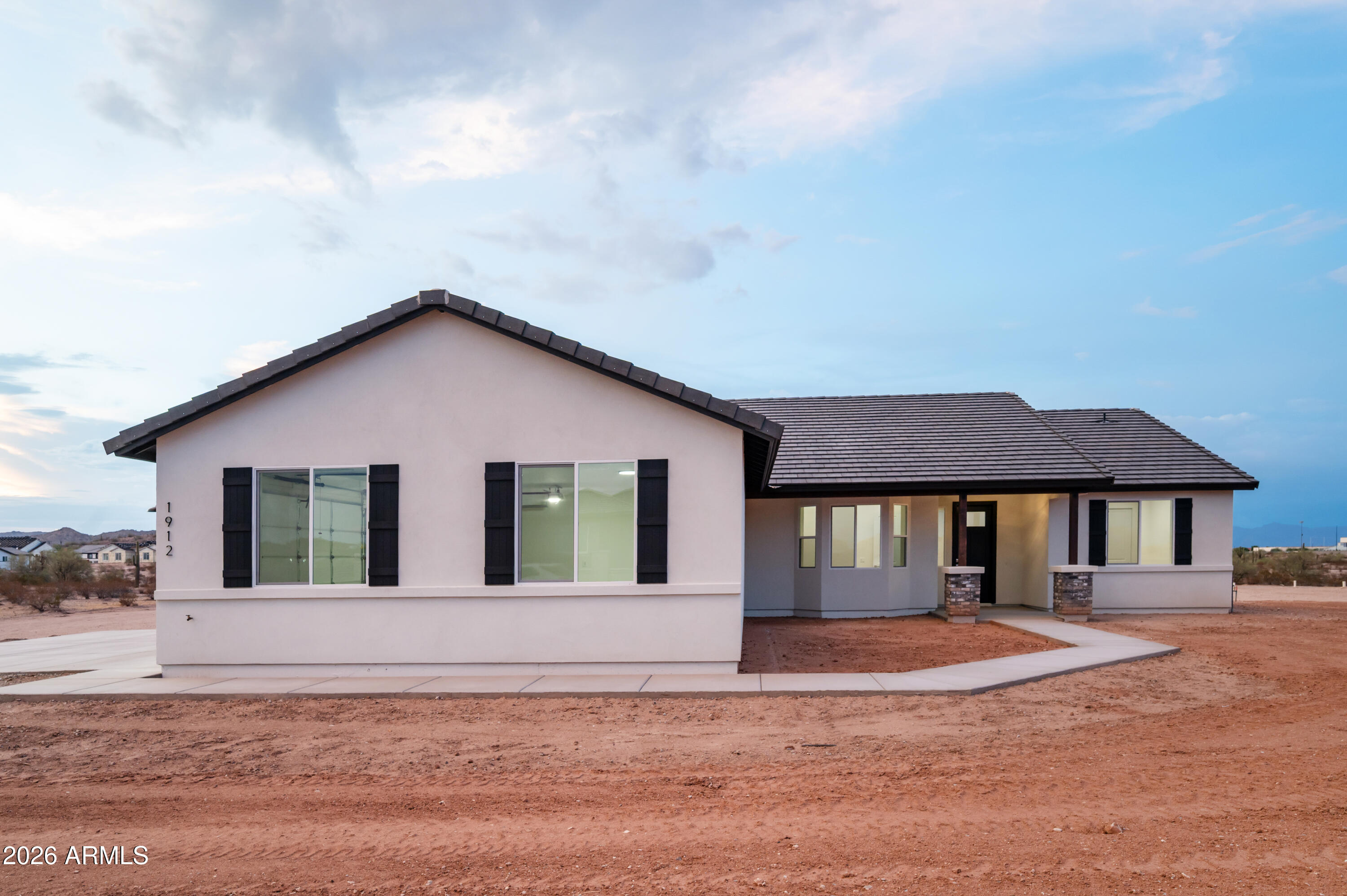 1912 W BROOKE Lane, San Tan Valley, AZ 85144
