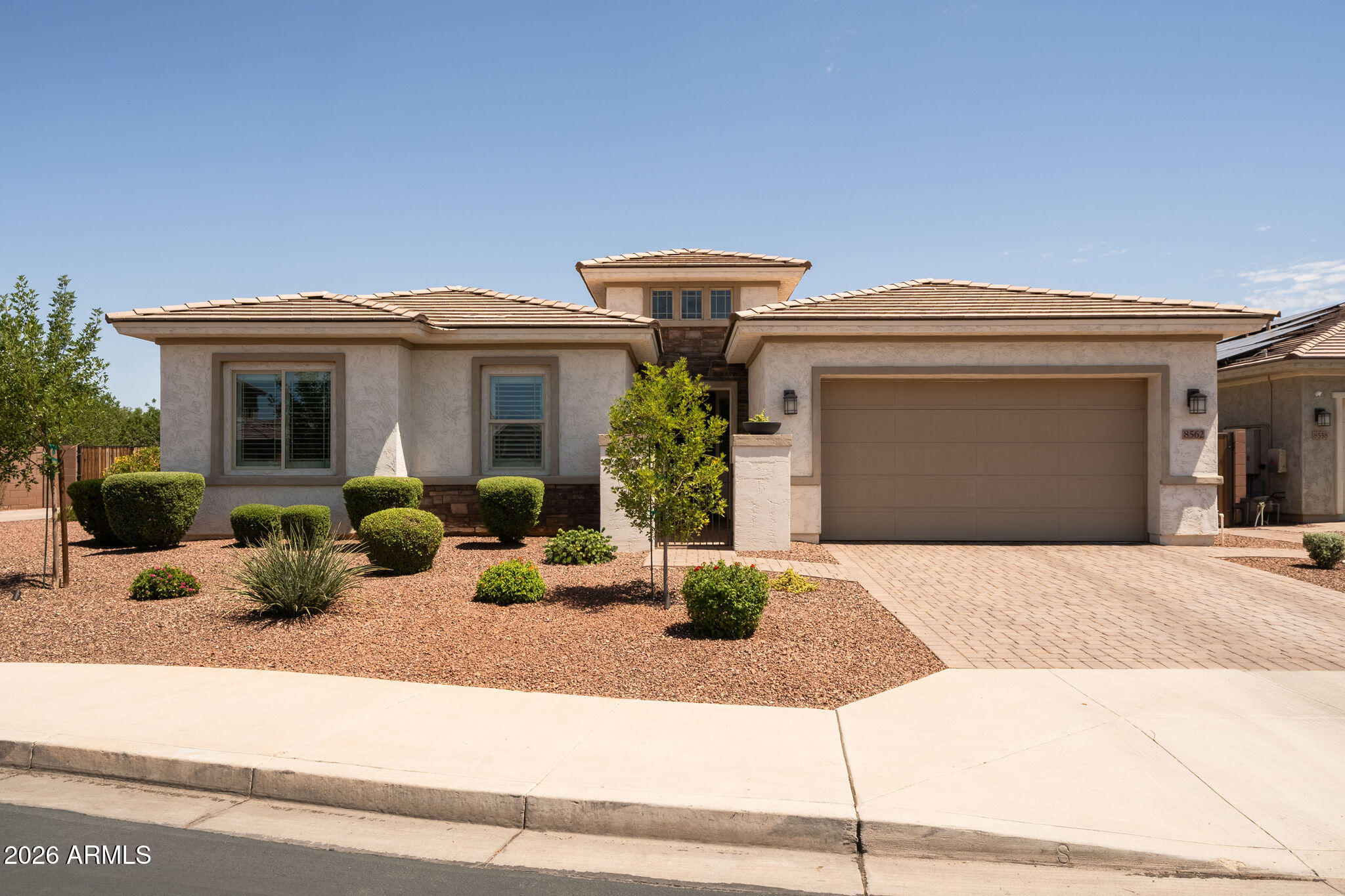 8562 W MYRTLE Avenue, Glendale, AZ 85305