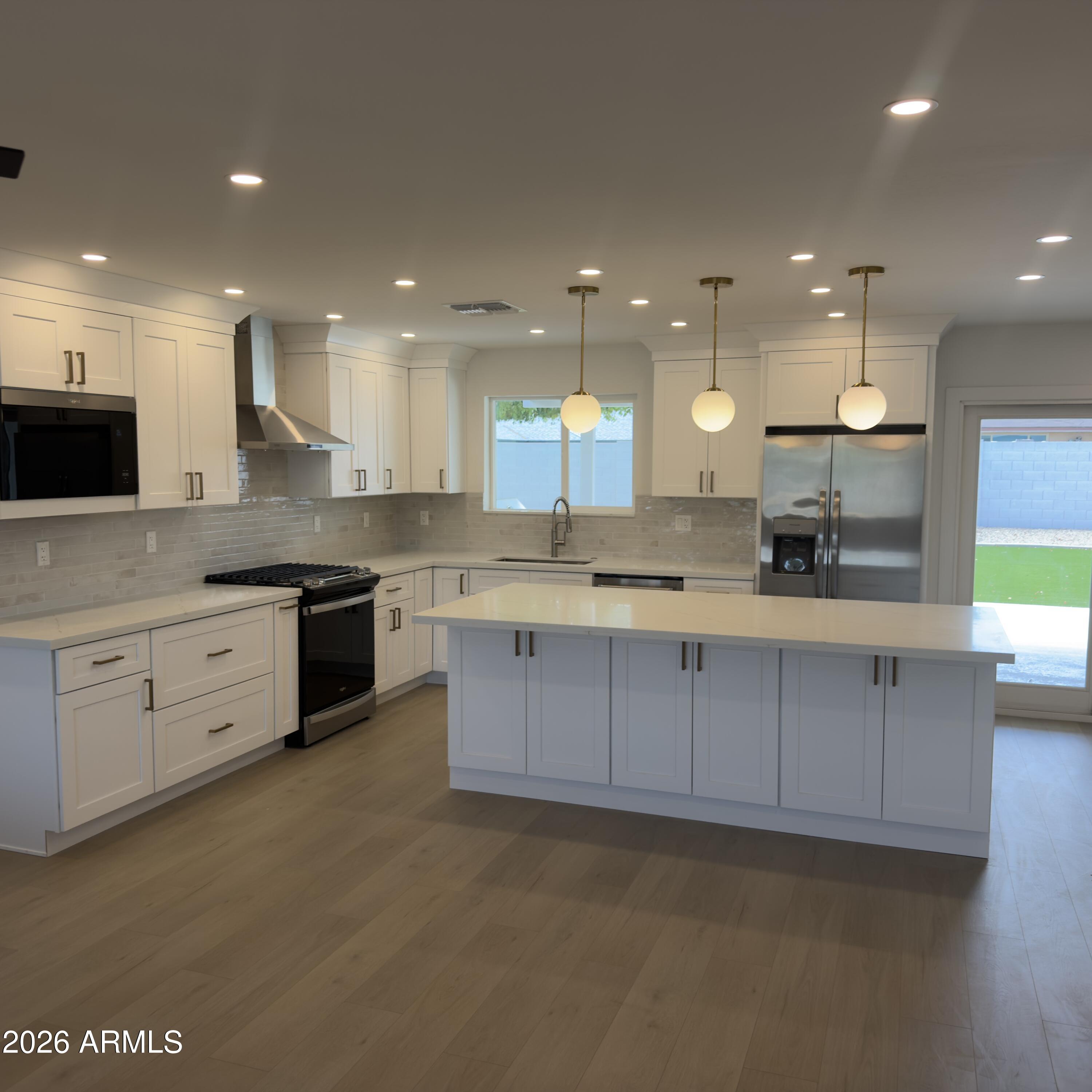 2833 E SIERRA Street, Phoenix, AZ 85028