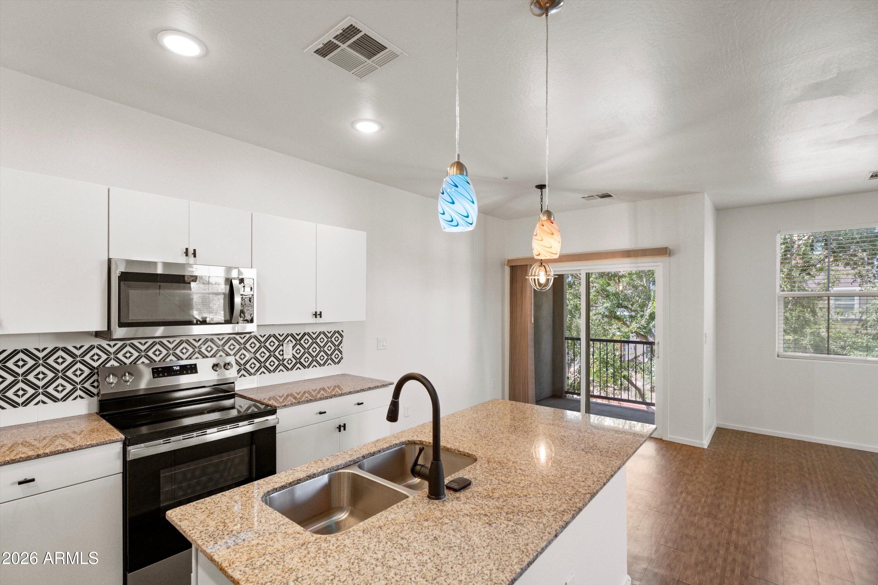 2304 E HIDALGO Avenue, Phoenix, AZ 85040