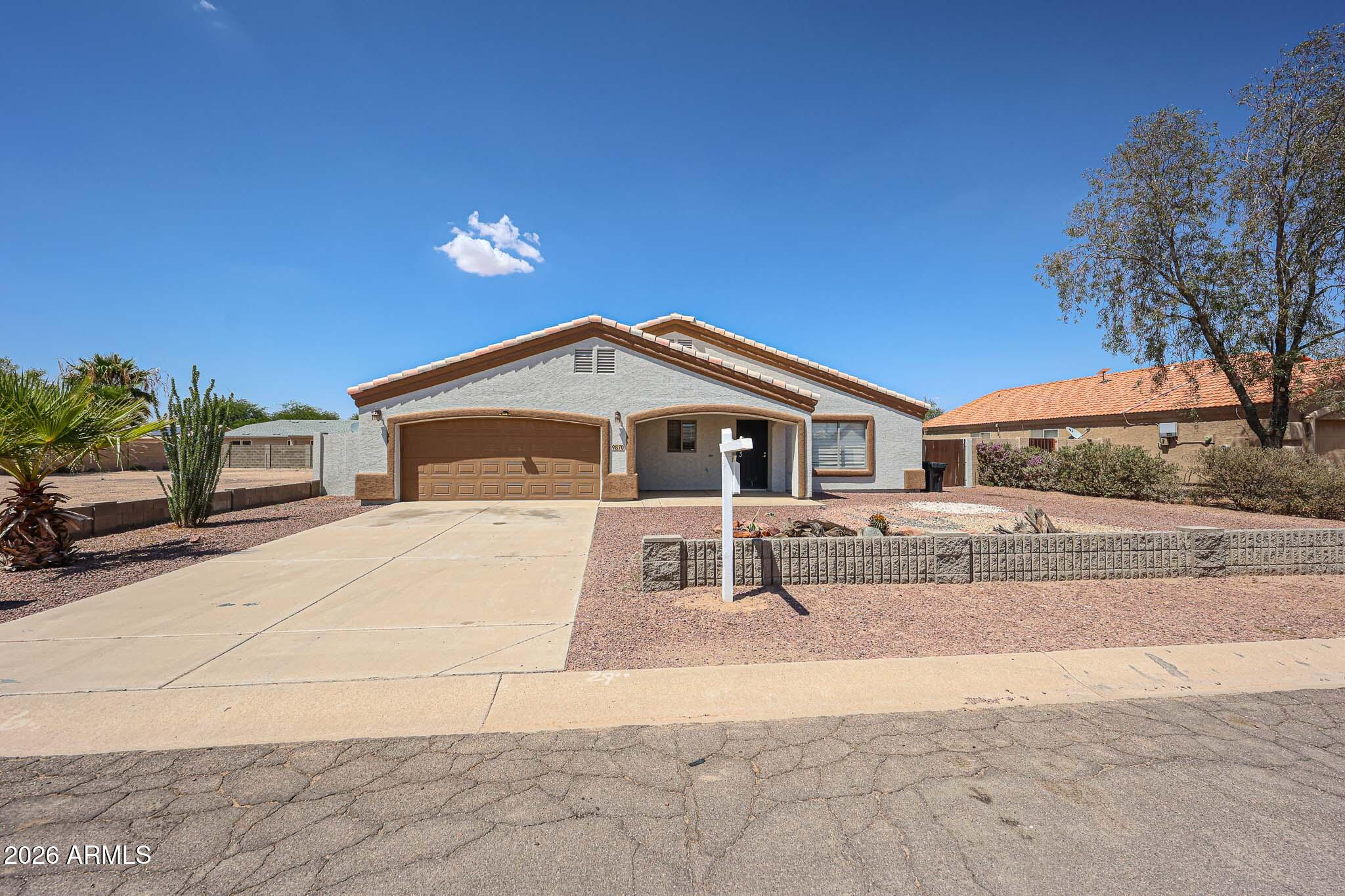 9870 W CAMELIA Drive, Arizona City, AZ 85123