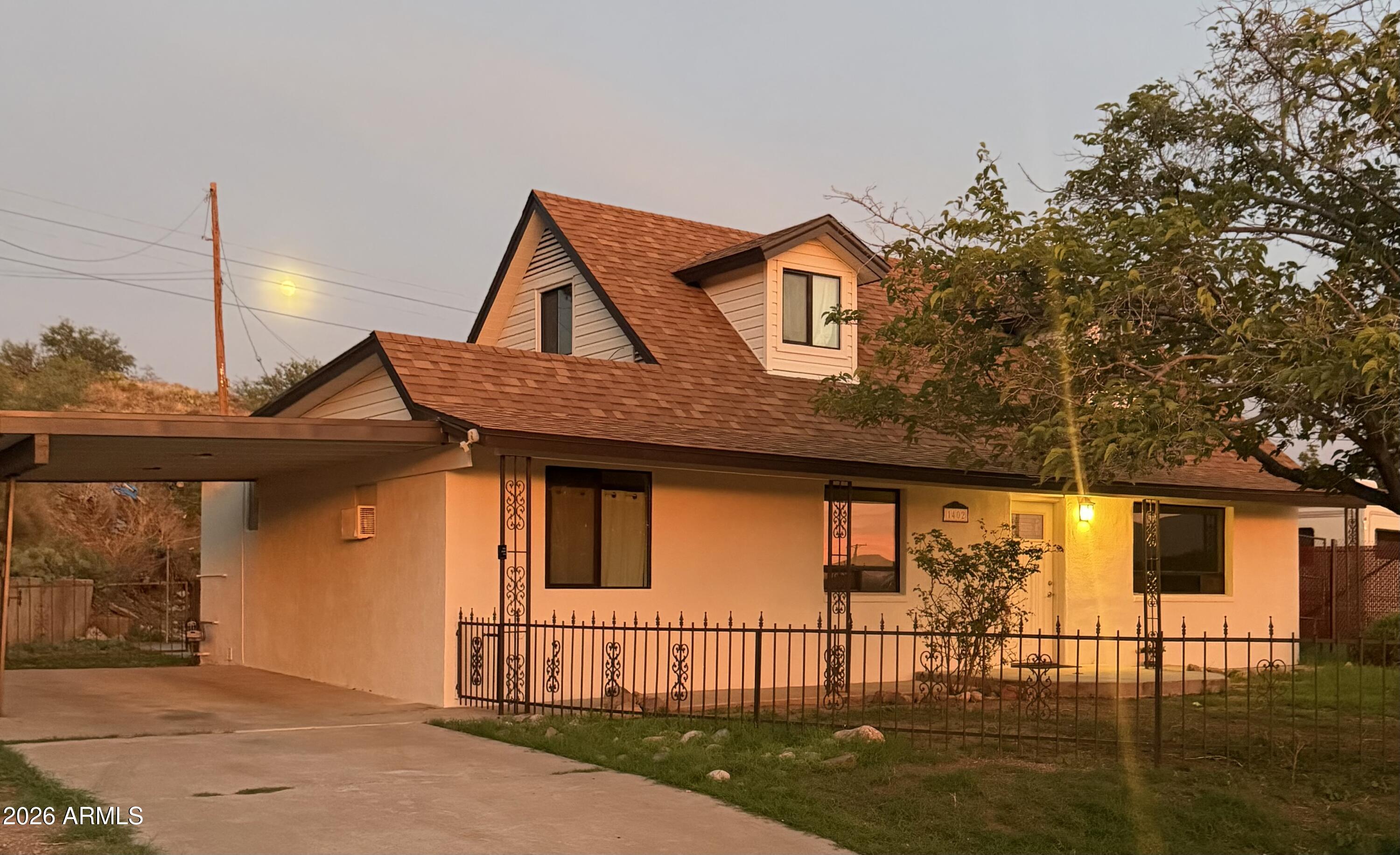 1402 E Mesquite Street, Globe, AZ 85501