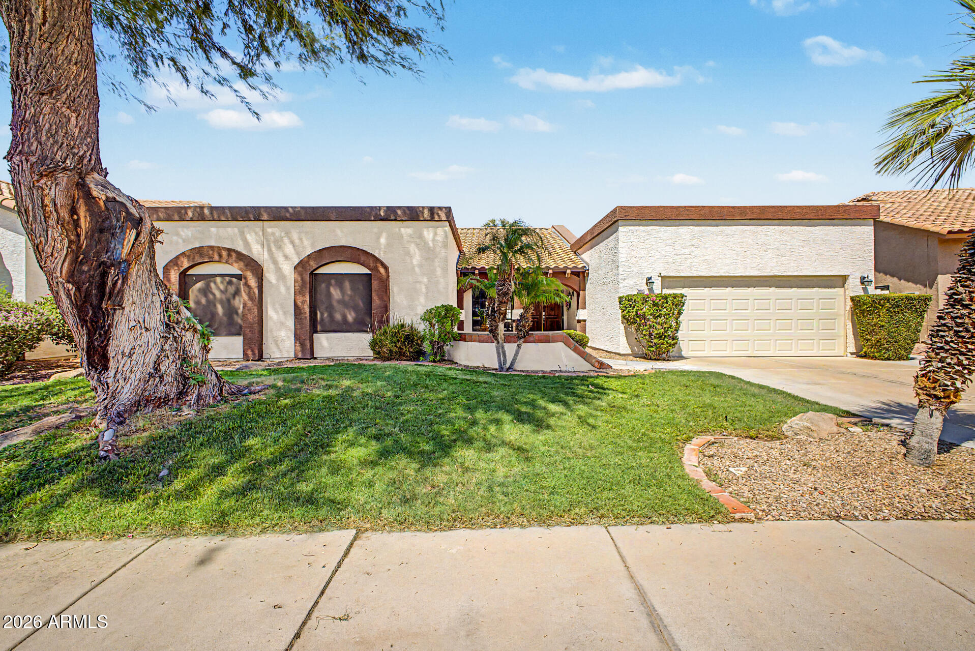 1042 W NEWPORT BEACH Drive, Gilbert, AZ 85233