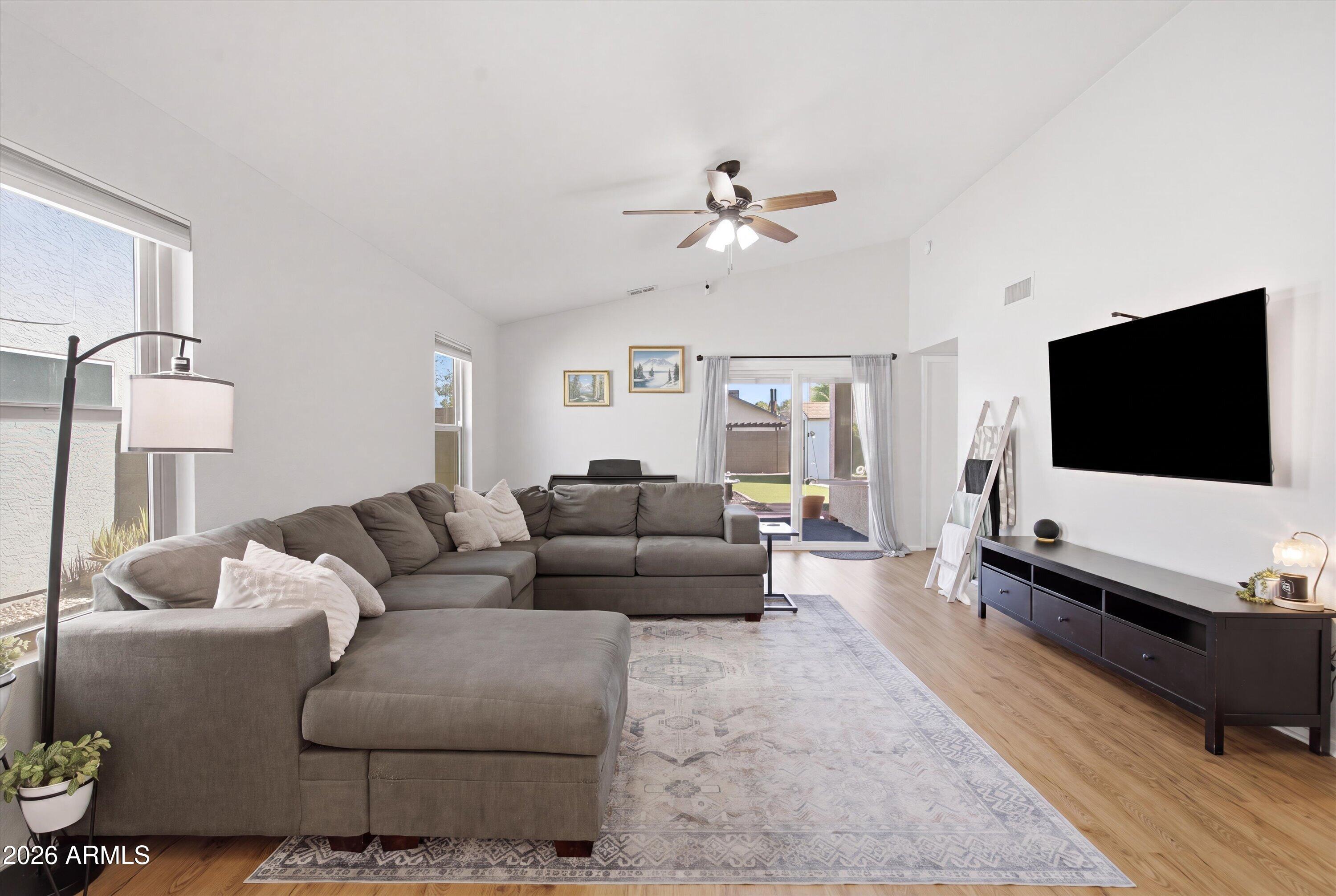 8839 W BLUEFIELD Avenue, Peoria, AZ 85382