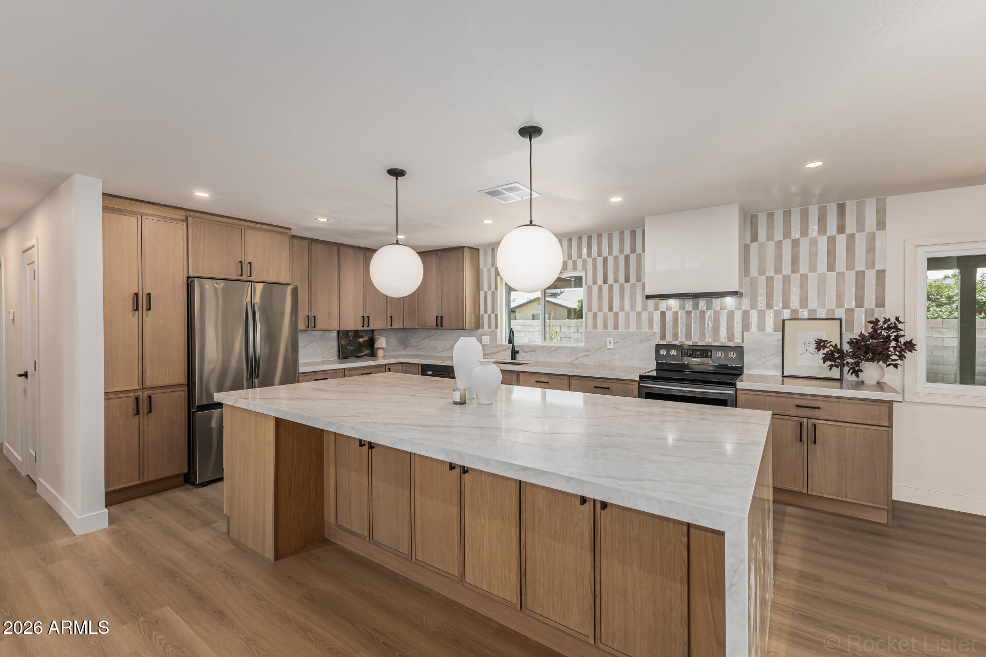 3515 E WINCHCOMB Drive, Phoenix, AZ 85032