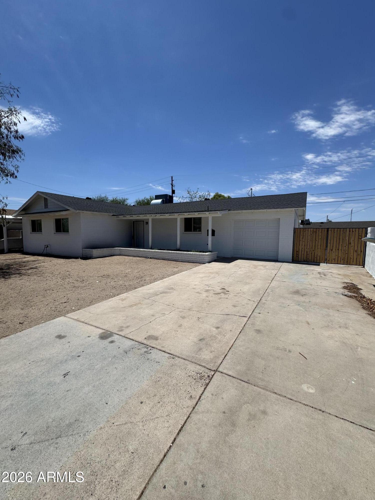 3026 N 40TH Drive, Phoenix, AZ 85019