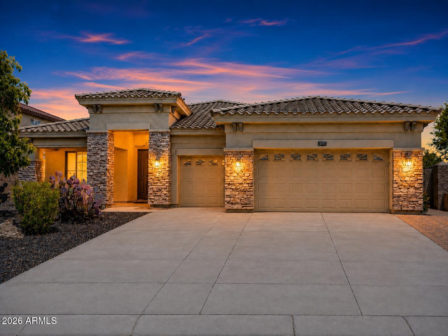 26703 N 19TH Drive, Phoenix, AZ 85085