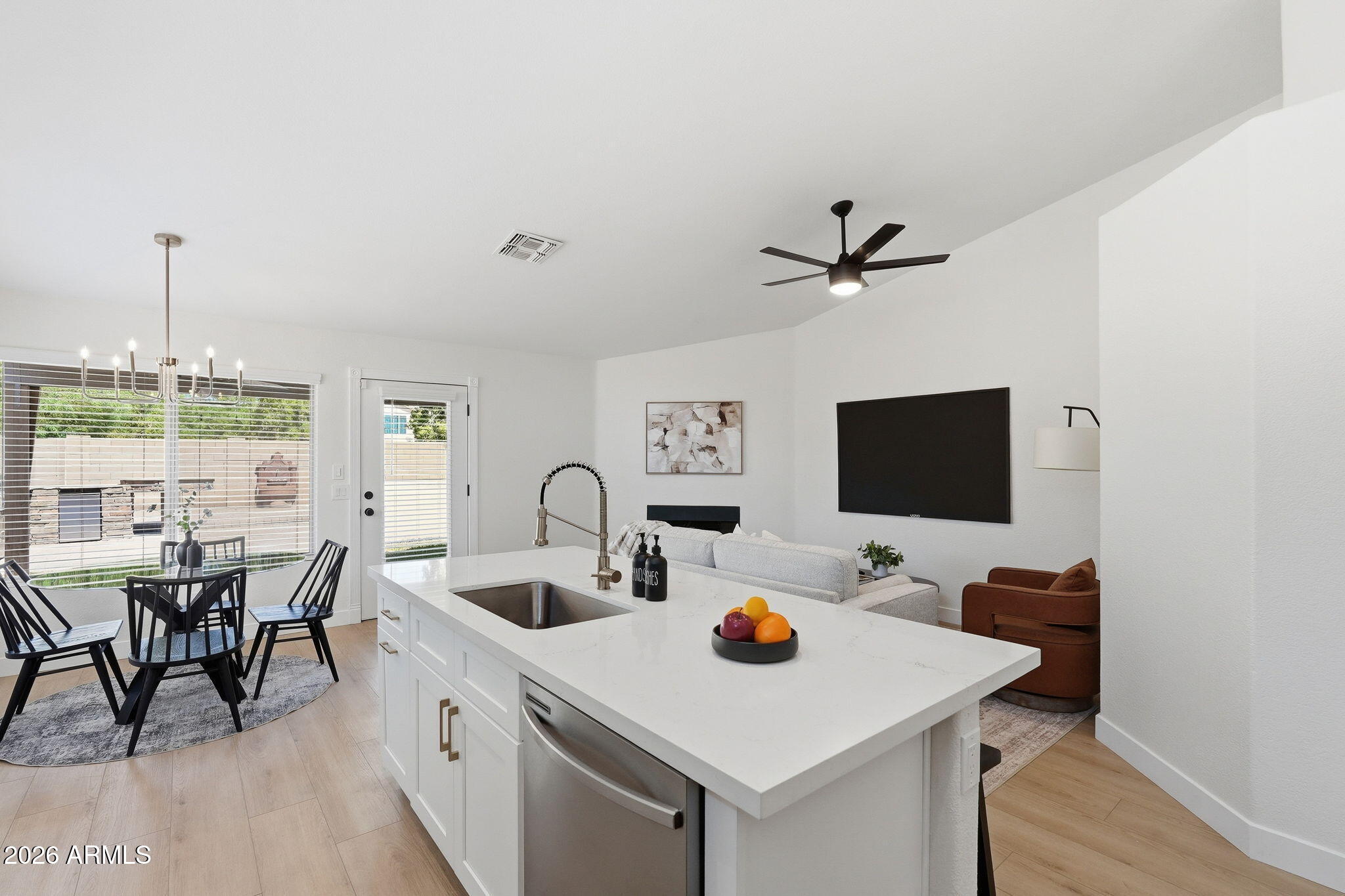 2141 S Navajo Way, Chandler, AZ 85286