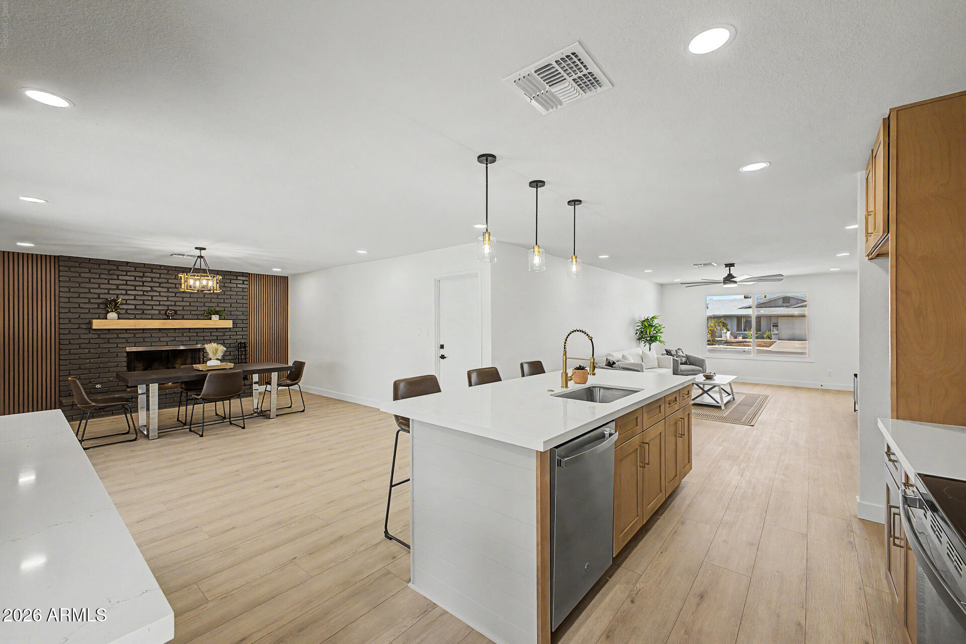 1949 E FREMONT Drive, Tempe, AZ 85282