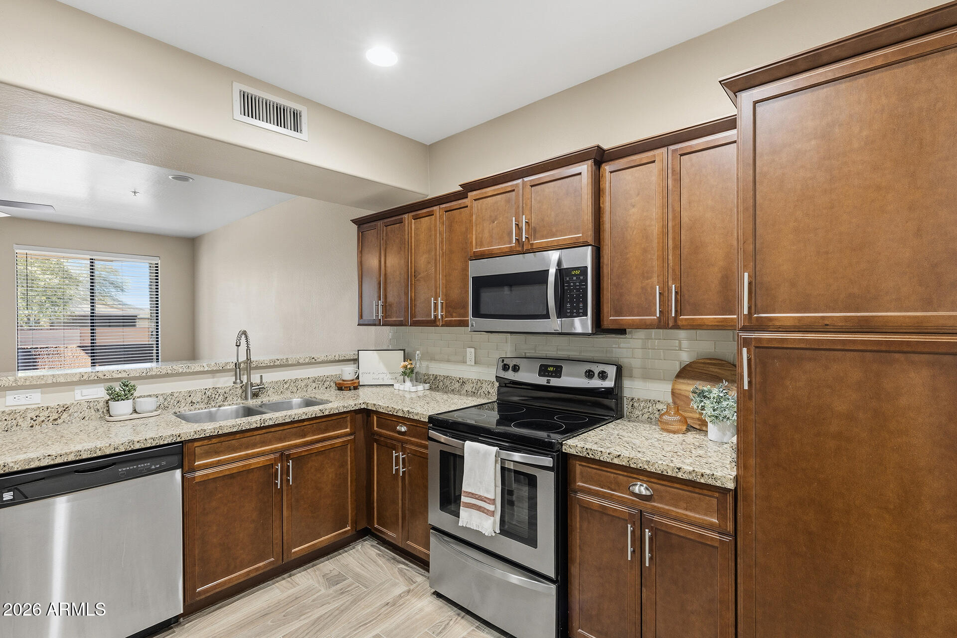 21655 N 36TH Avenue 106, Glendale, AZ 85308