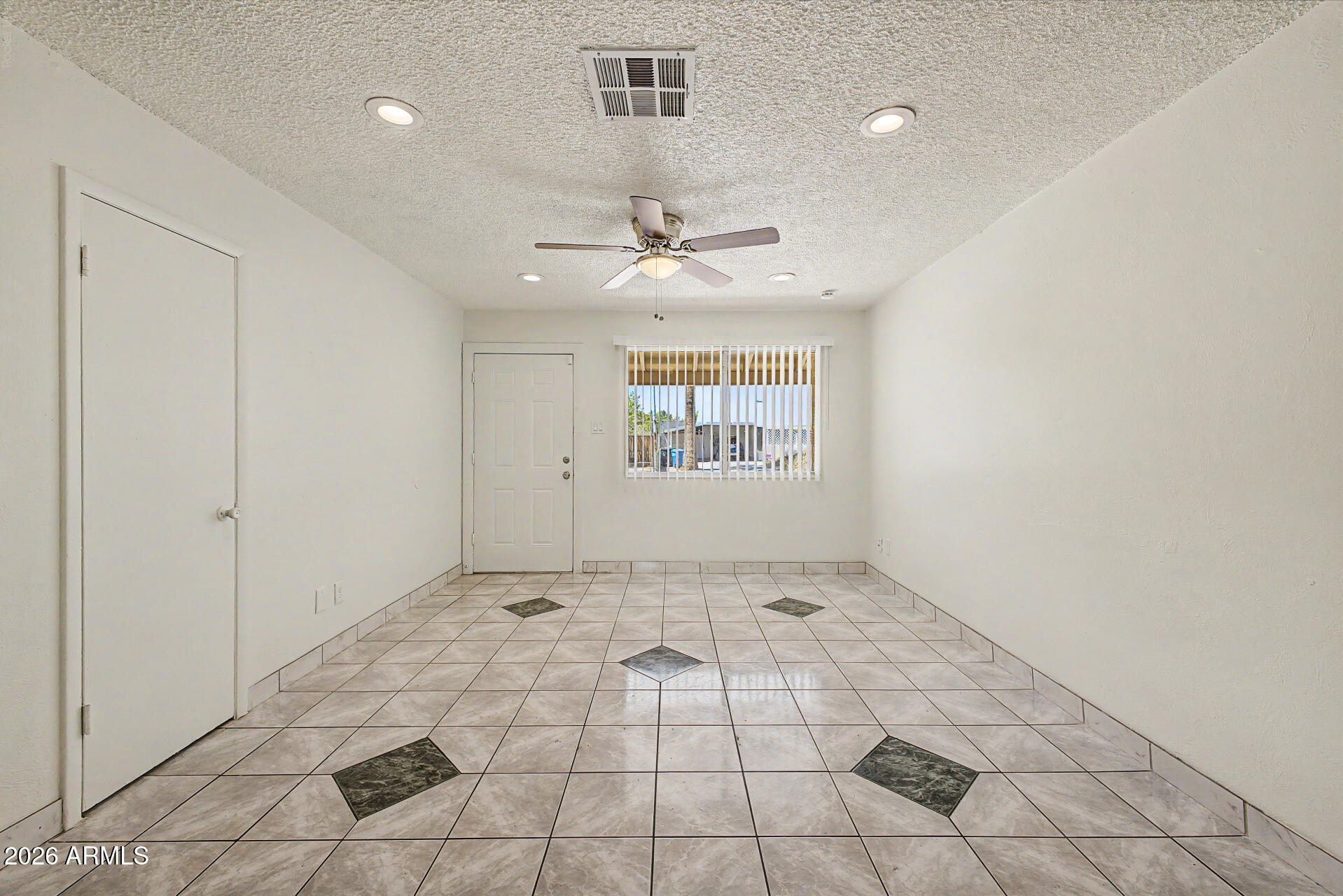 8141 W INDIANOLA Avenue, Phoenix, AZ 85033