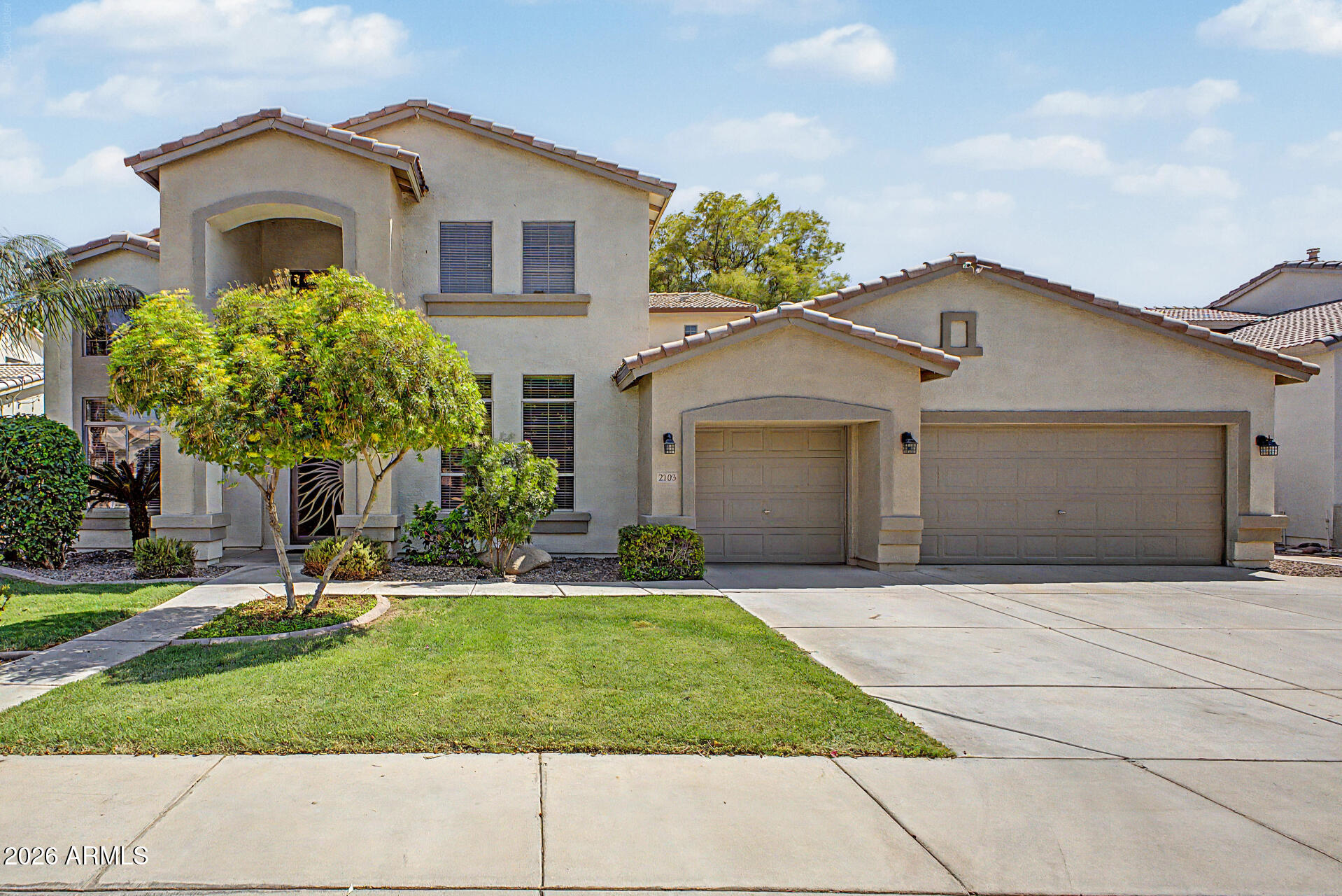 2103 W HAWKEN Way, Chandler, AZ 85286