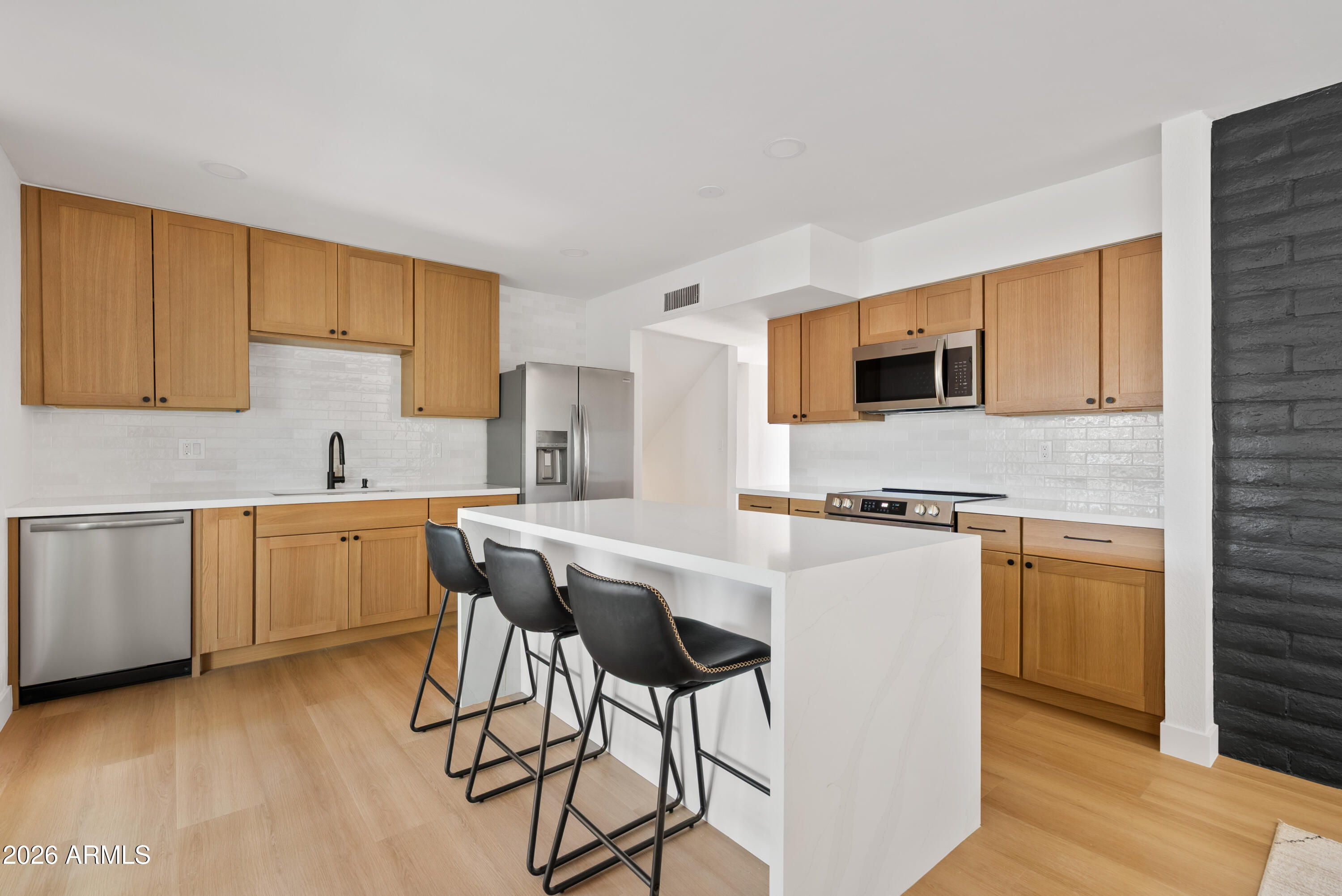 2225 E NISBET Road, Phoenix, AZ 85022