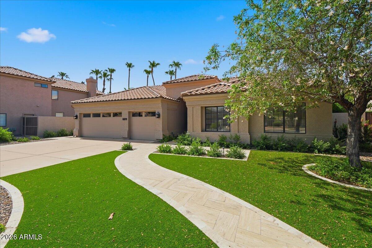 1819 E MONARCH BAY Drive, Gilbert, AZ 85234