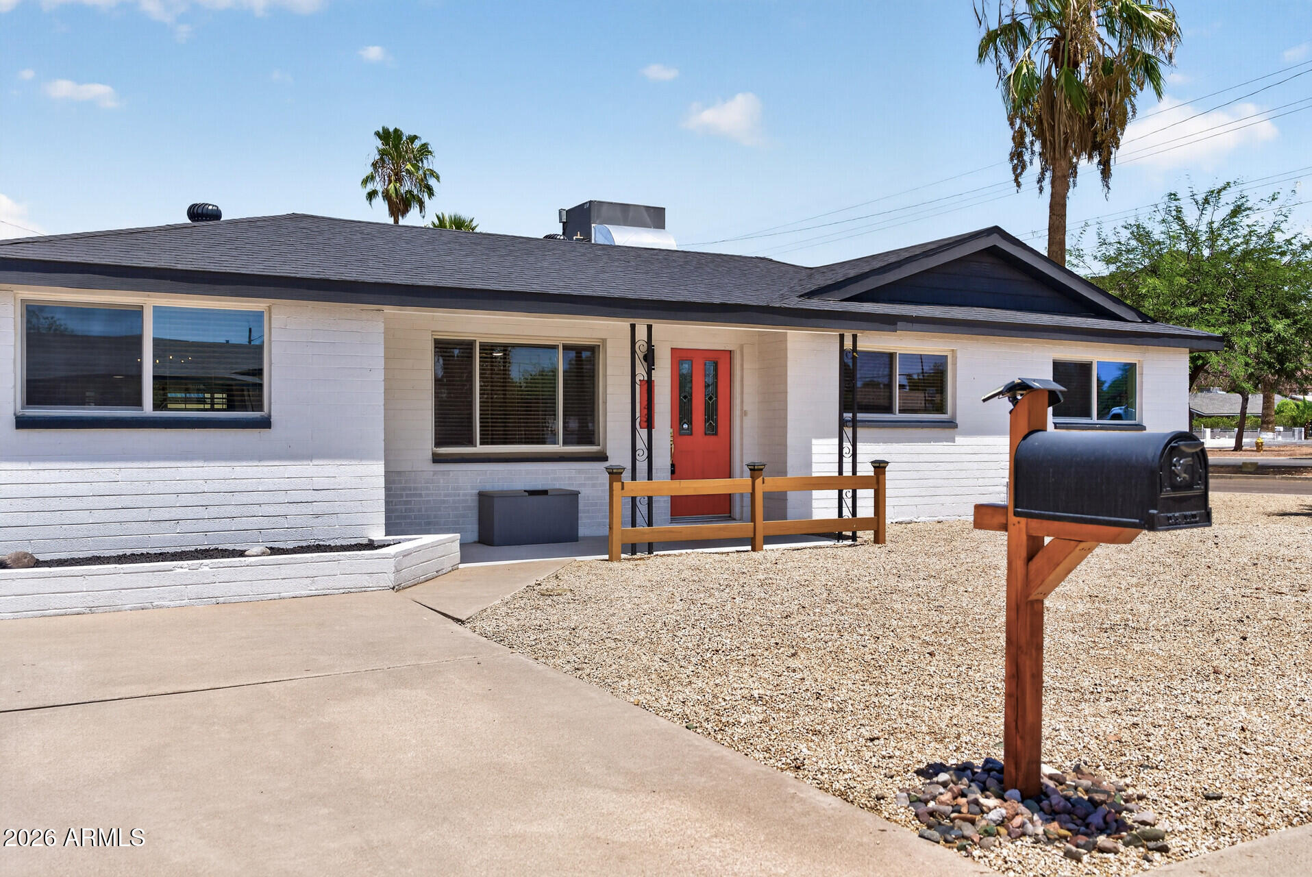 1142 E El Camino Drive, Phoenix, AZ 85020