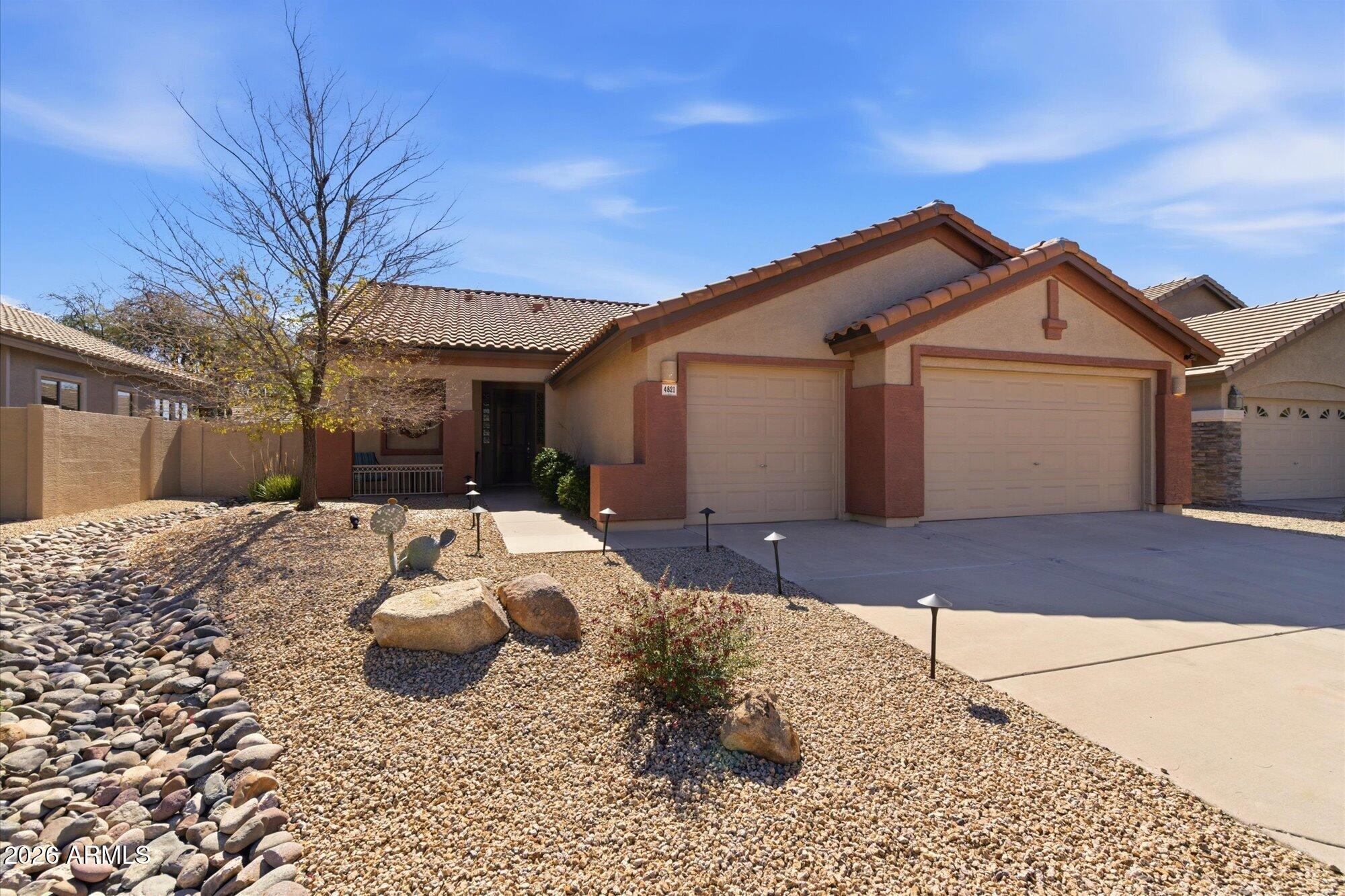 4821 E KIRKLAND Road, Phoenix, AZ 85054