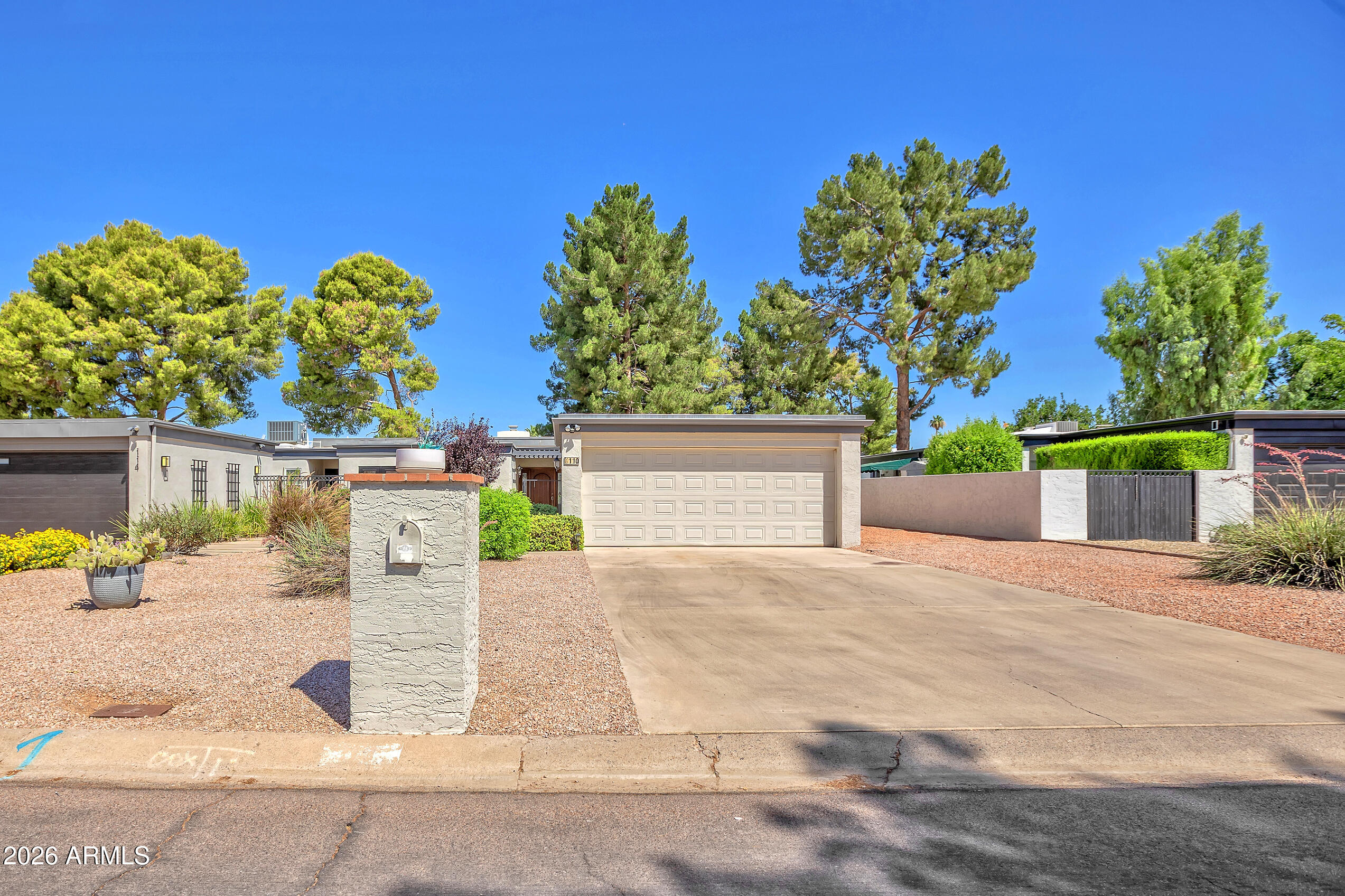 110 W TAM OSHANTER Drive W, Phoenix, AZ 85023