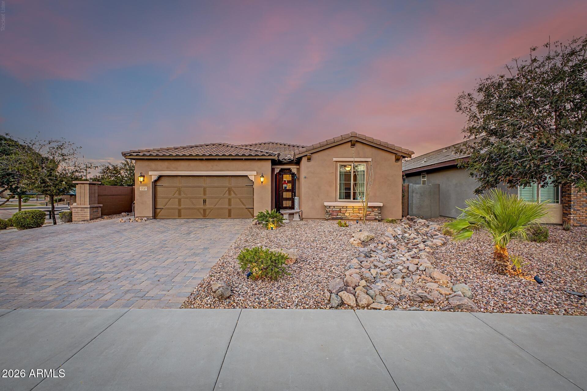 5727 S HEMET Street, Gilbert, AZ 85298