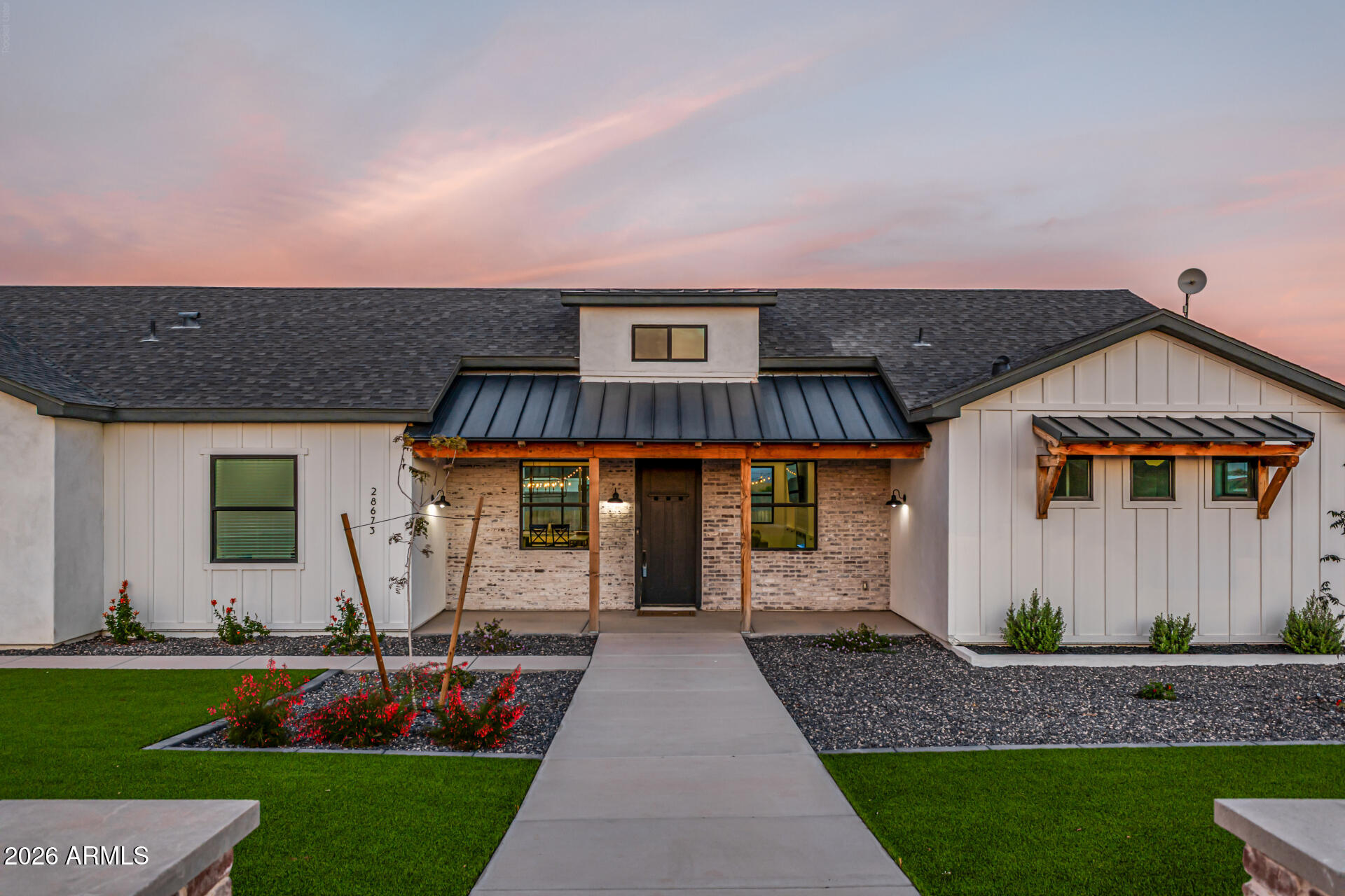 28673 N THOMPSON Road, San Tan Valley, AZ 85144