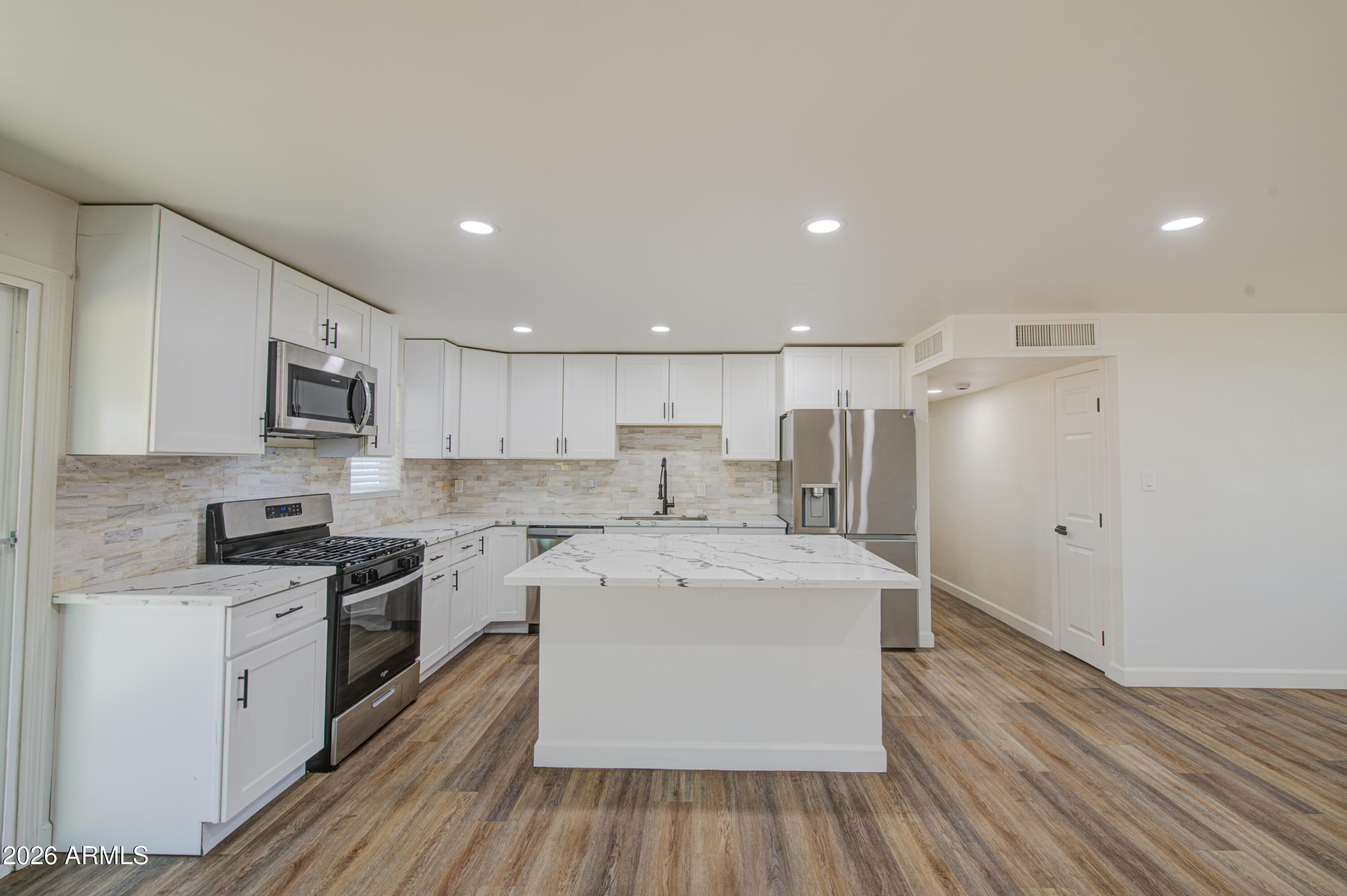 6649 W CAMBRIDGE Avenue, Phoenix, AZ 85035